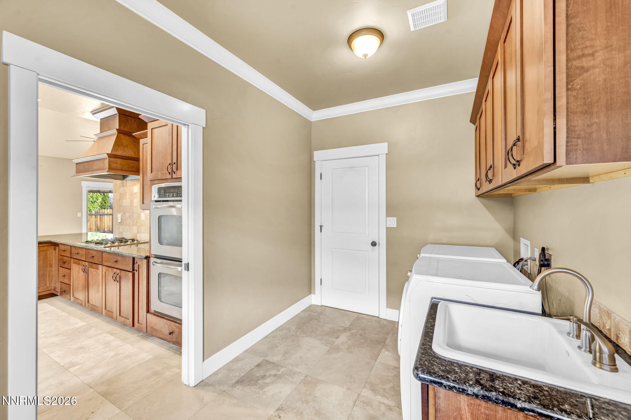 1828 Walnut Court Property Photo 21