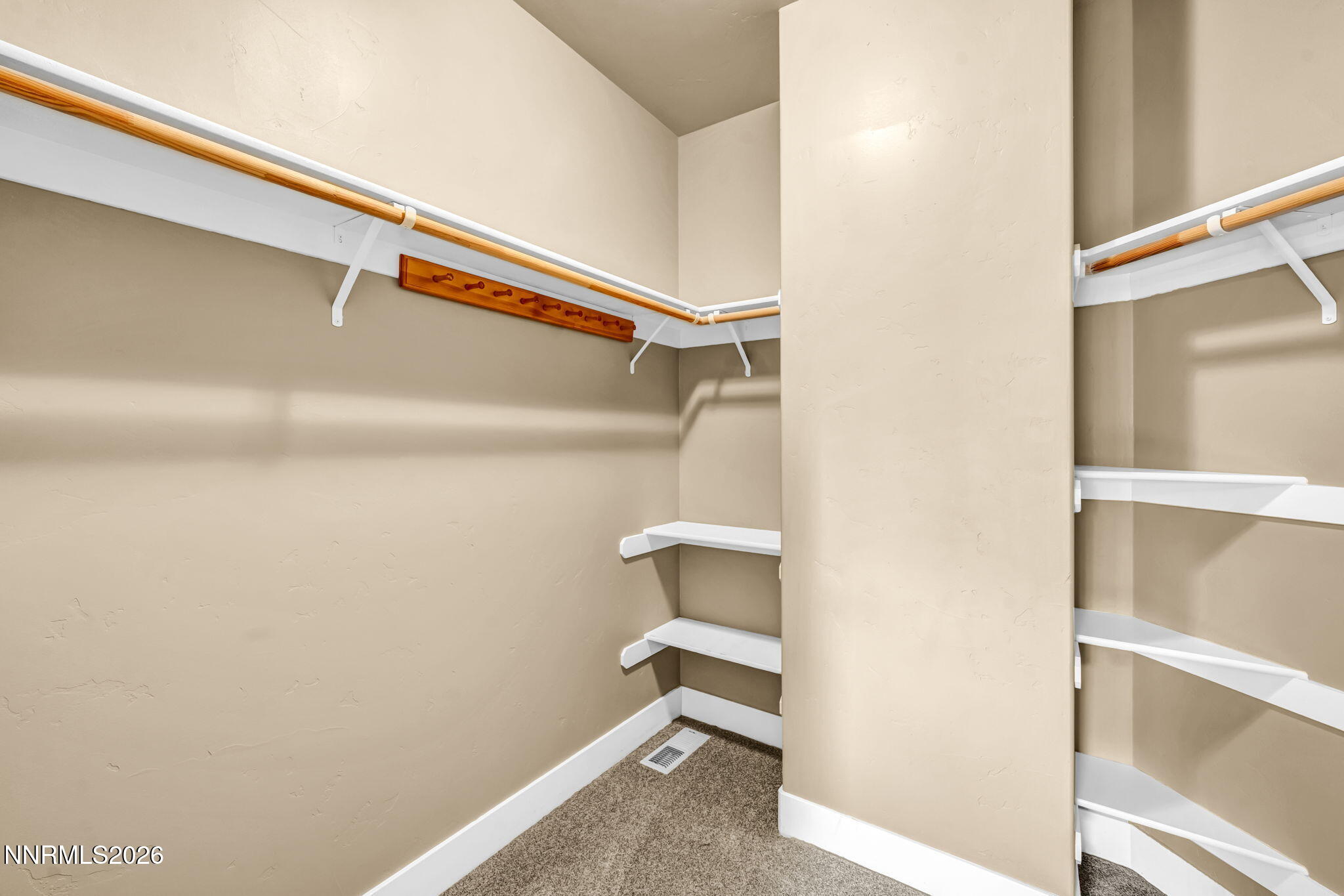1828 Walnut Court Property Photo 31