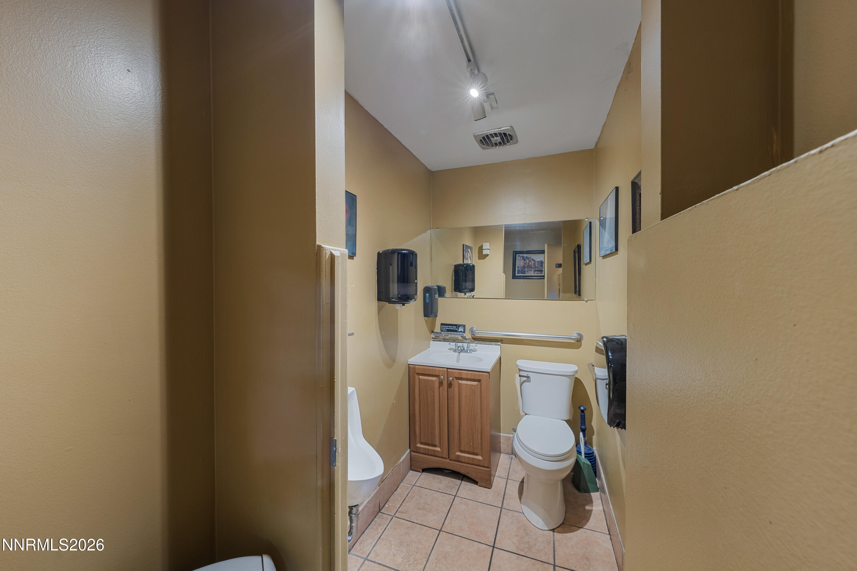 351 Silver Street Property Photo 56