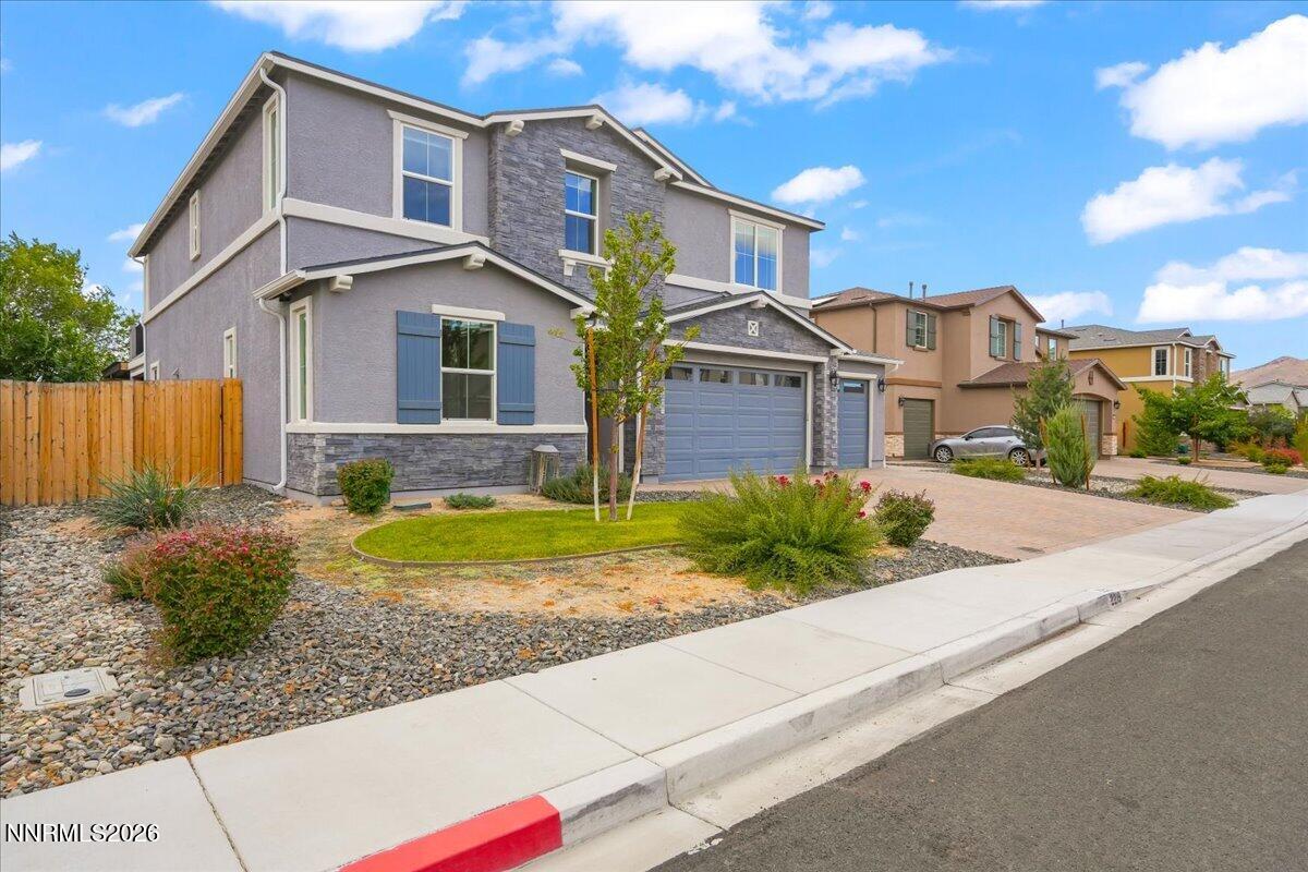 2219 Butte Creek Drive Property Photo 4