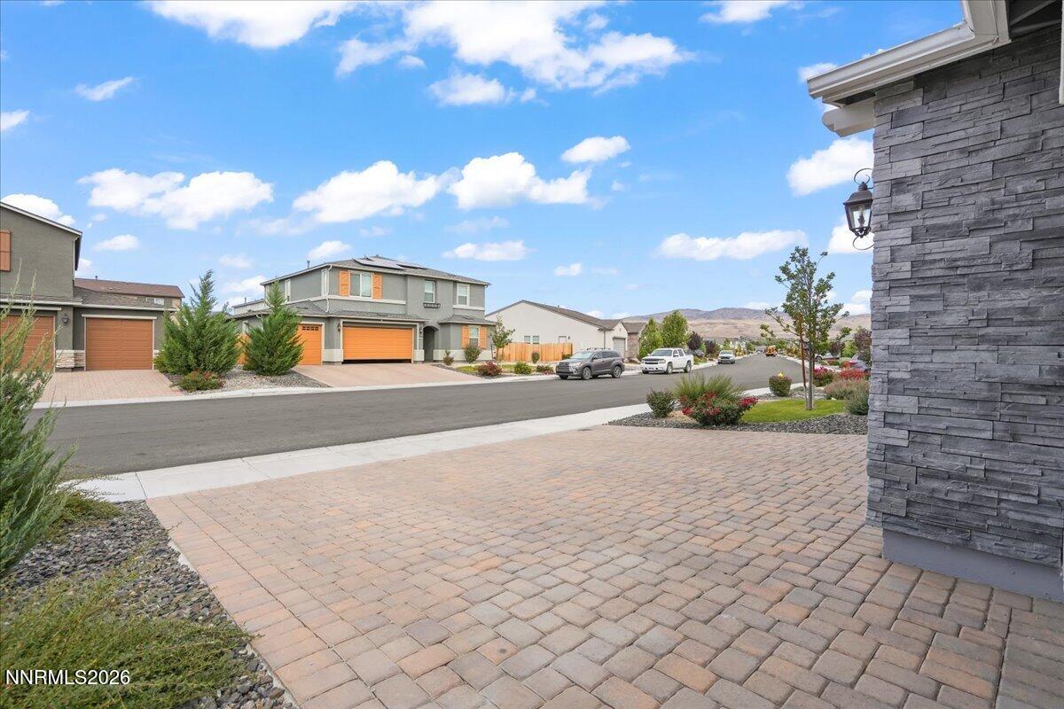2219 Butte Creek Drive Property Photo 5