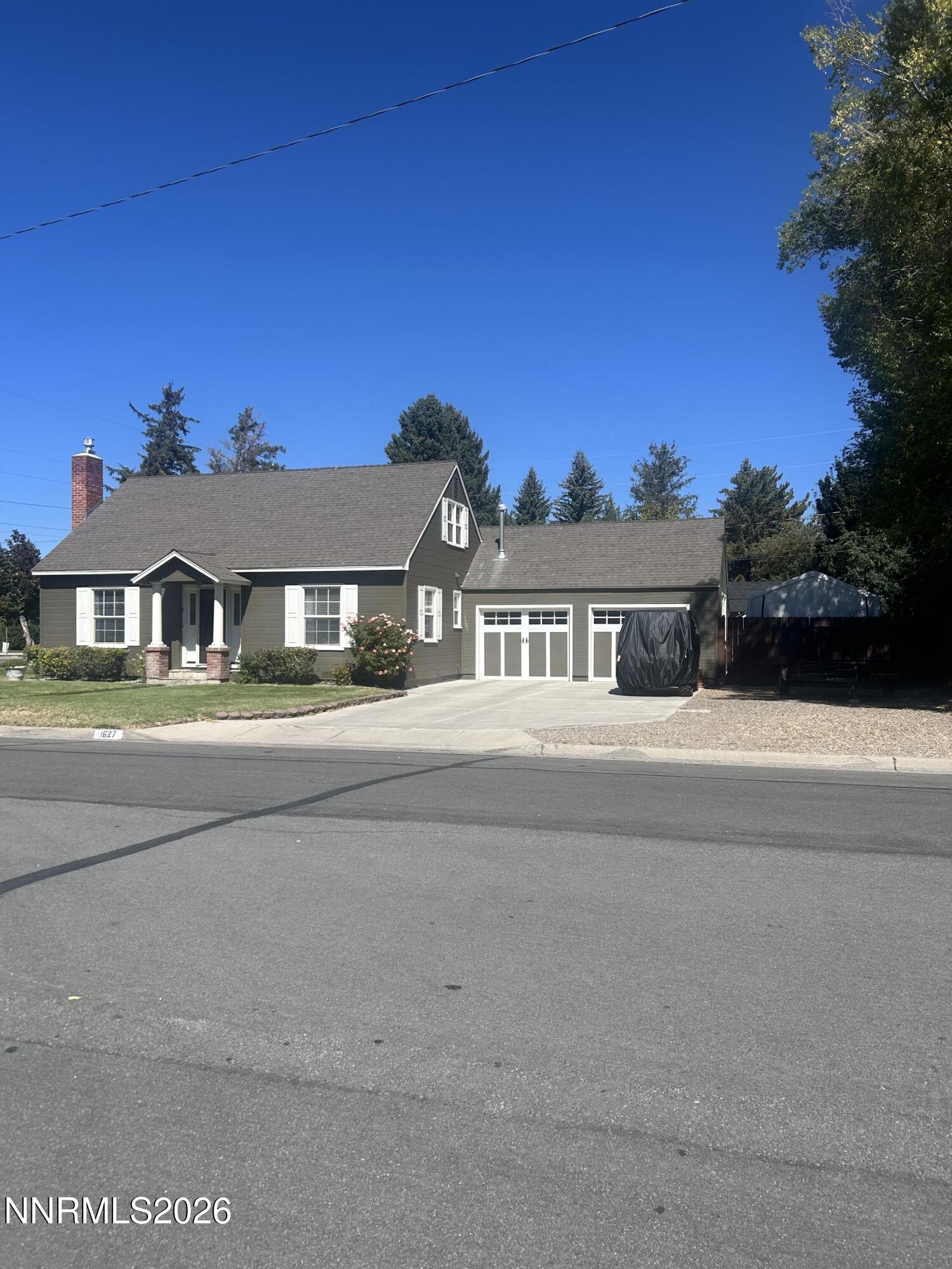 1627 Mono Avenue Property Photo 3