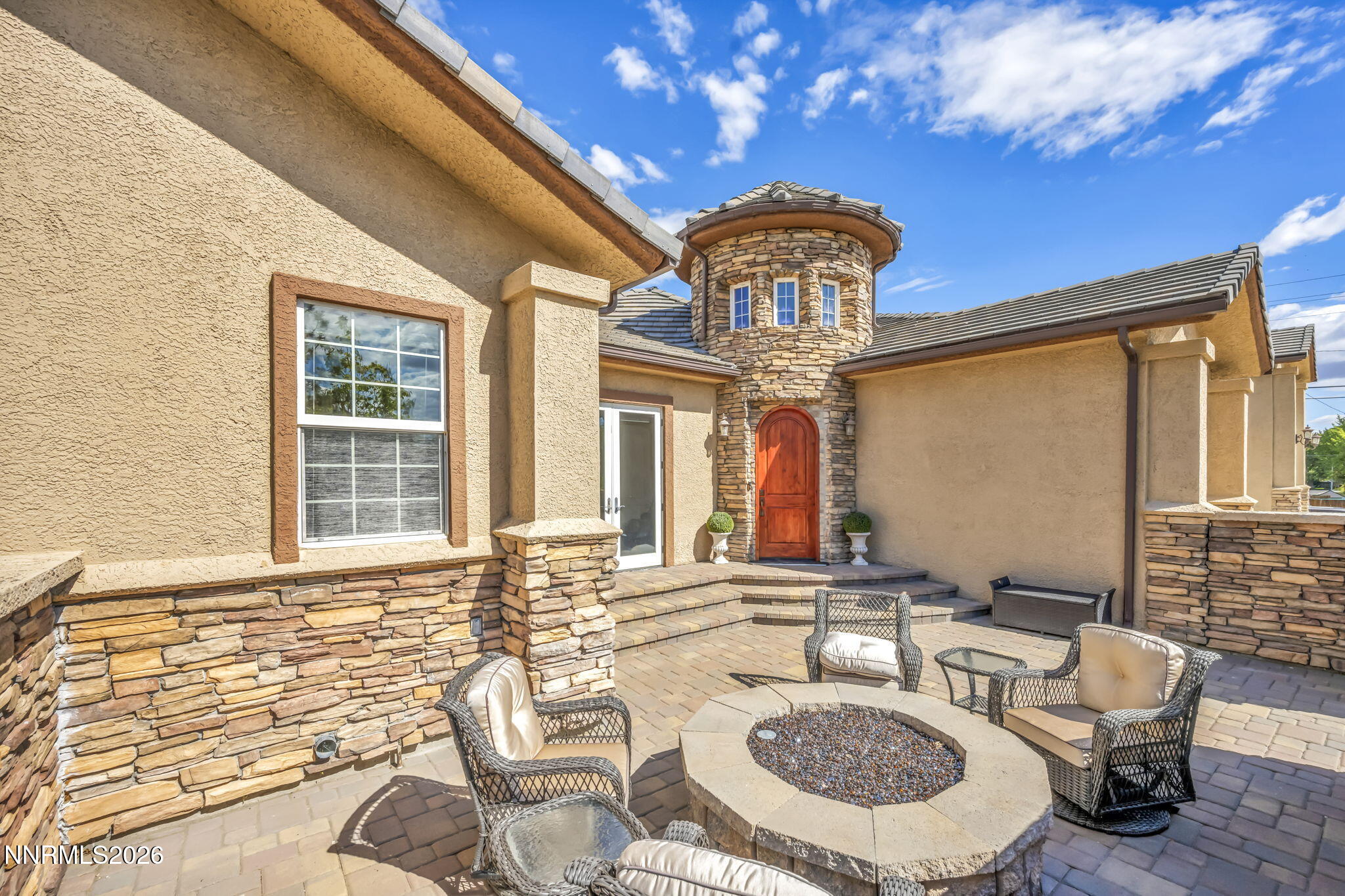 1111 Sweetwater Drive Property Photo 4