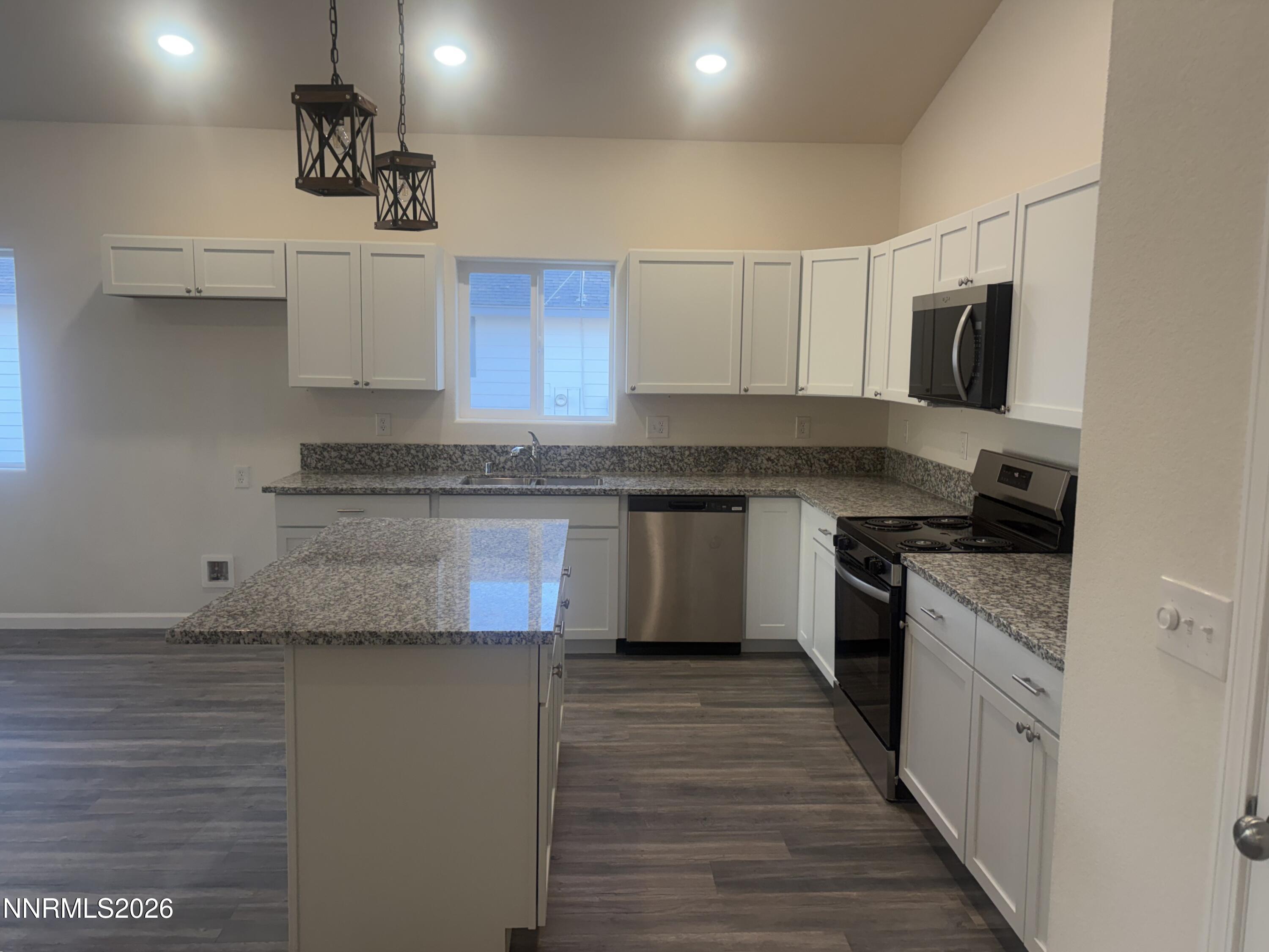 434 Dog Leg Drive Property Photo 5