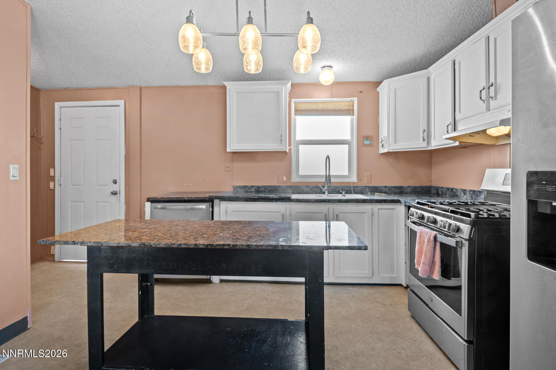 6 Agate Circle Drive Property Photo 9