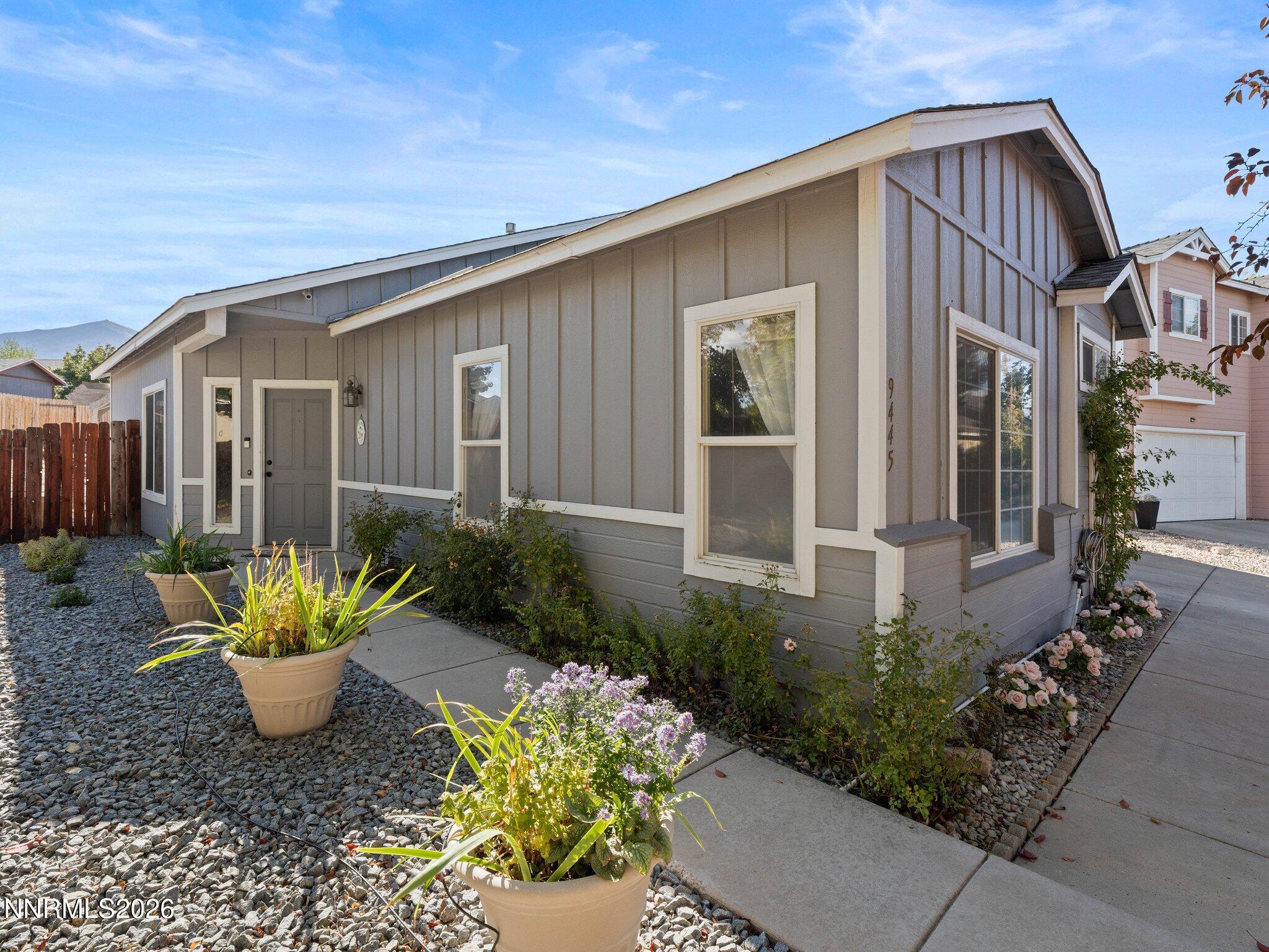 9445 Pine Tree Court Property Photo 3