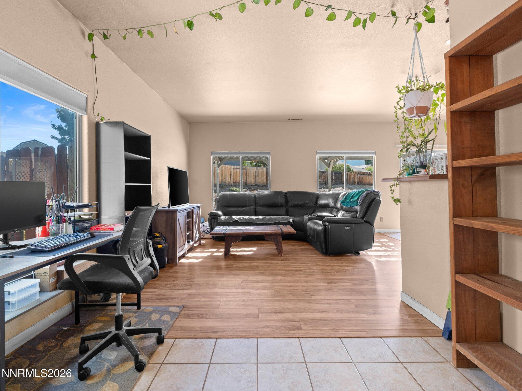 9445 Pine Tree Court Property Photo 4