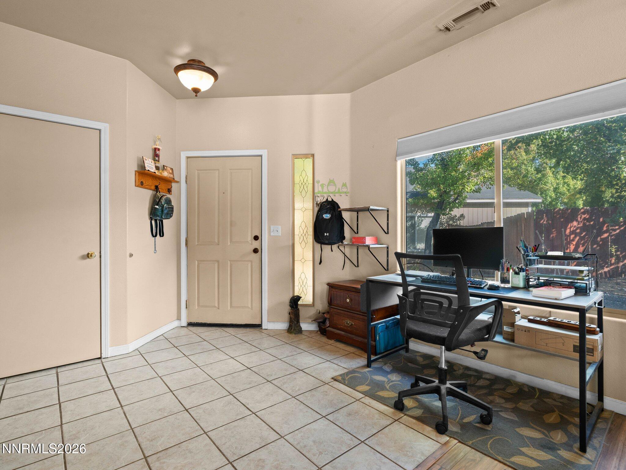 9445 Pine Tree Court Property Photo 5