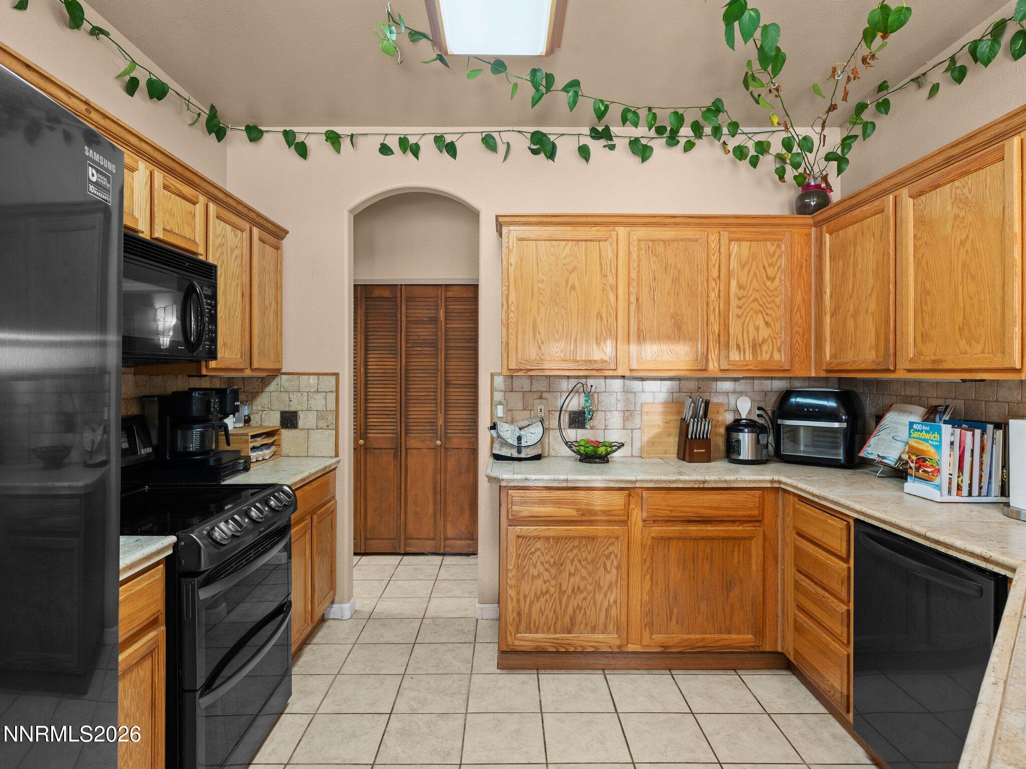 9445 Pine Tree Court Property Photo 14
