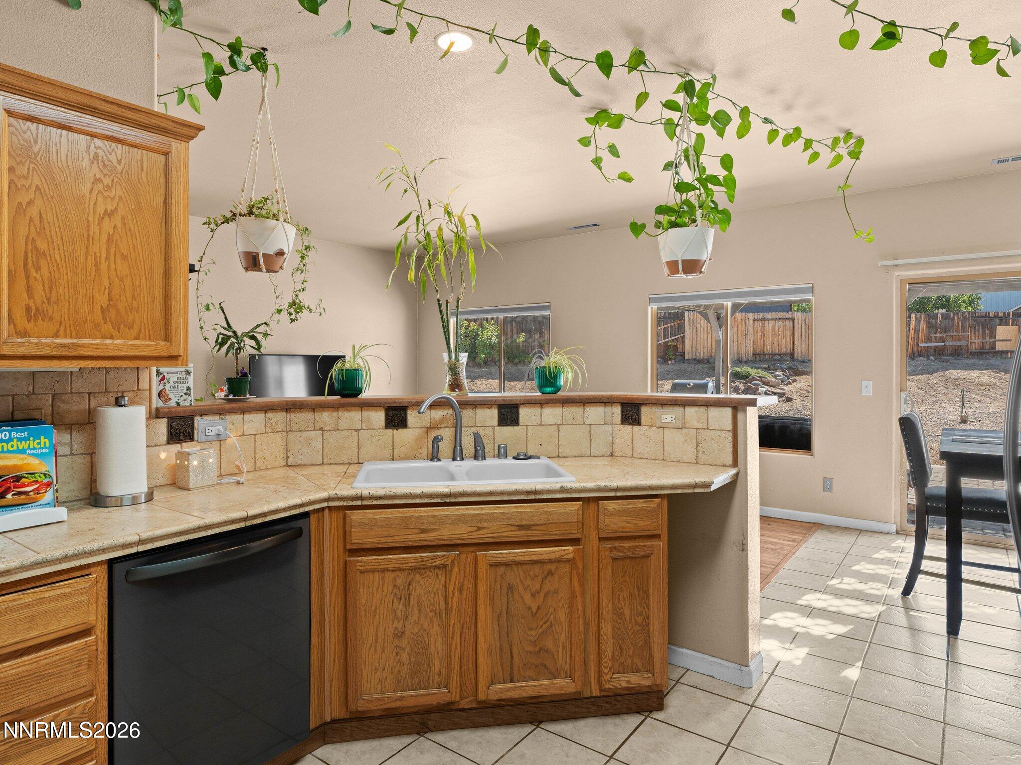9445 Pine Tree Court Property Photo 15