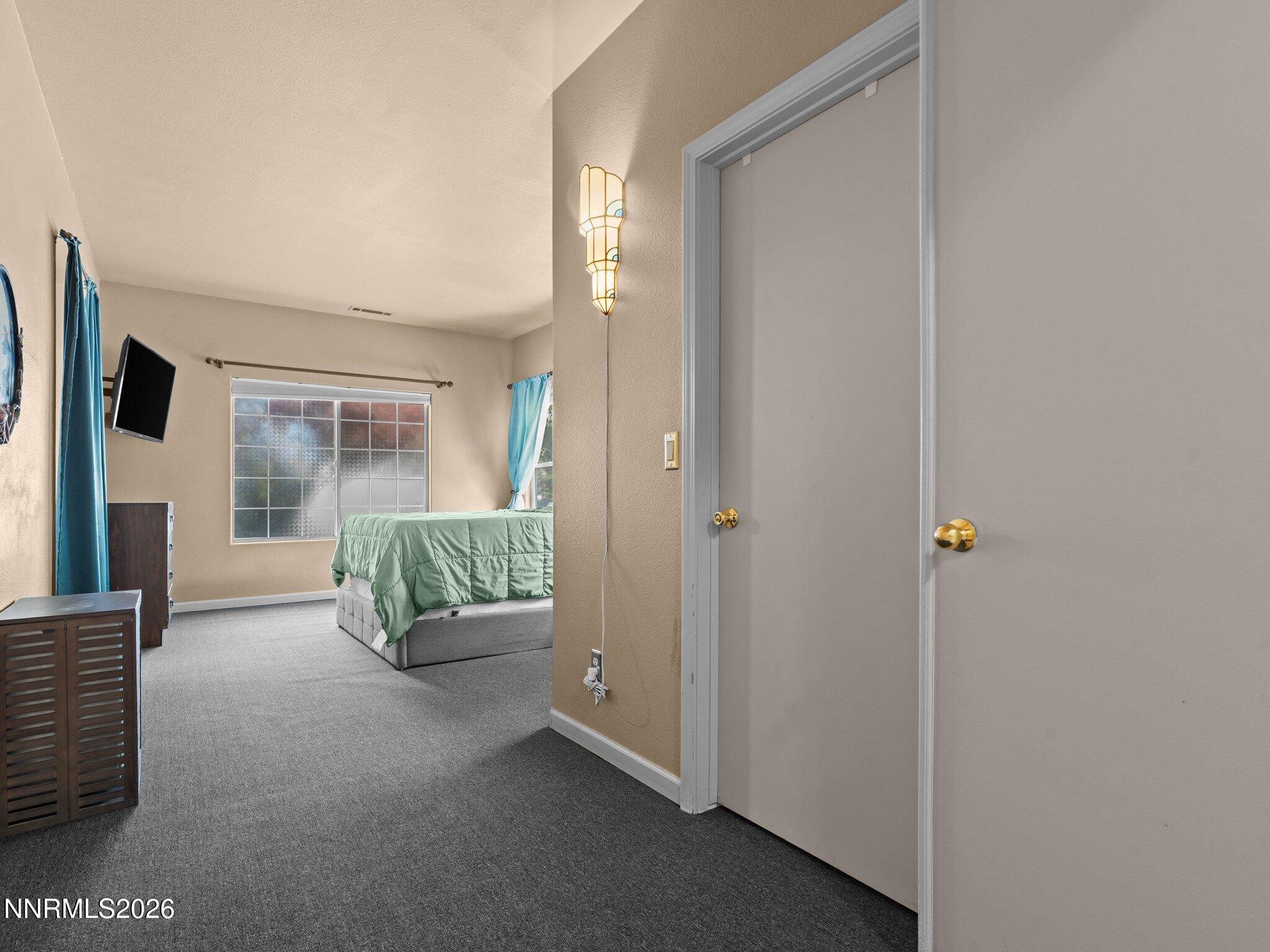 9445 Pine Tree Court Property Photo 17