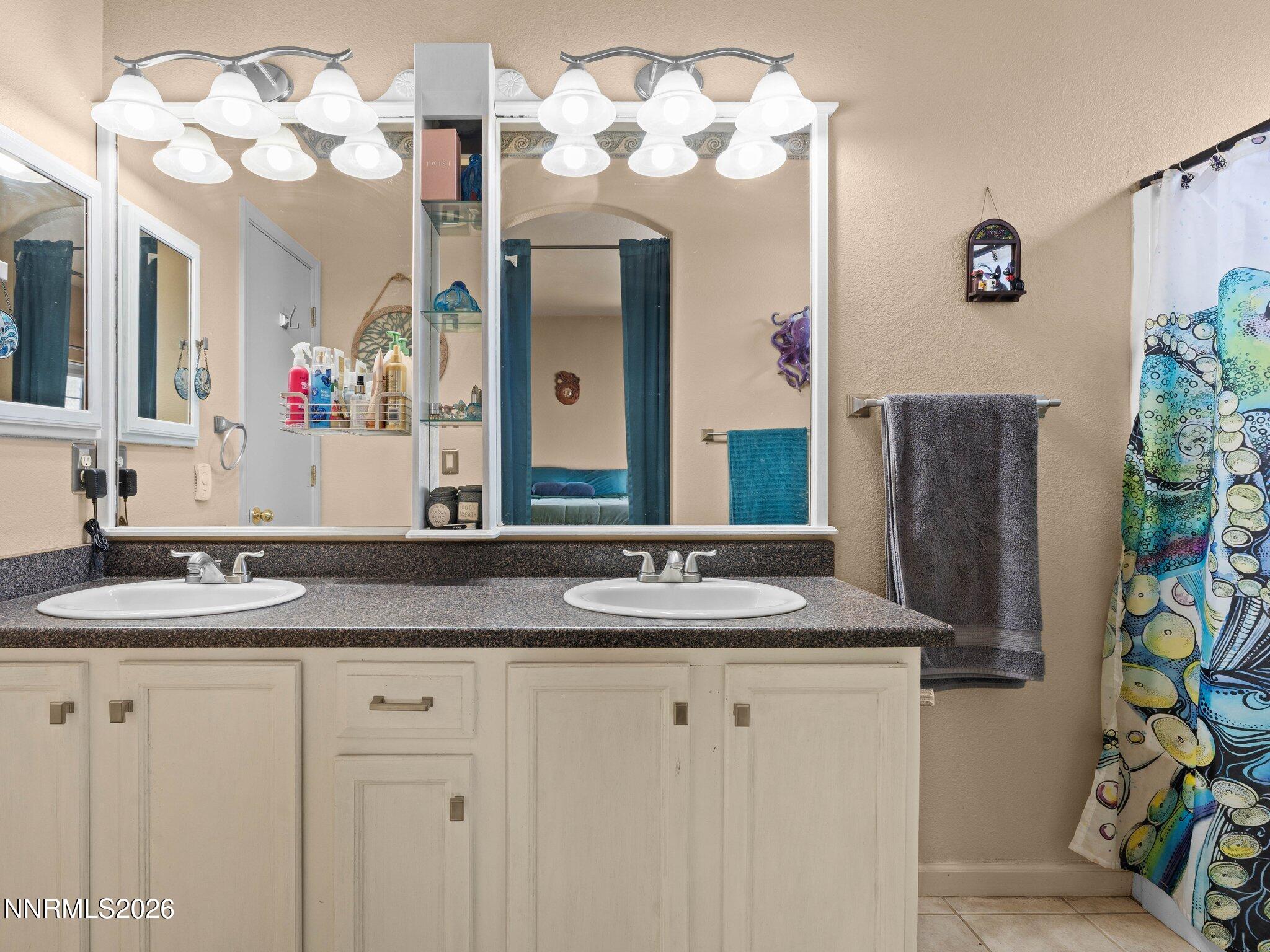 9445 Pine Tree Court Property Photo 21
