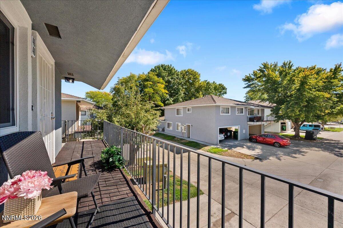 4940 Catalina Drive Apt 4 Property Photo 3