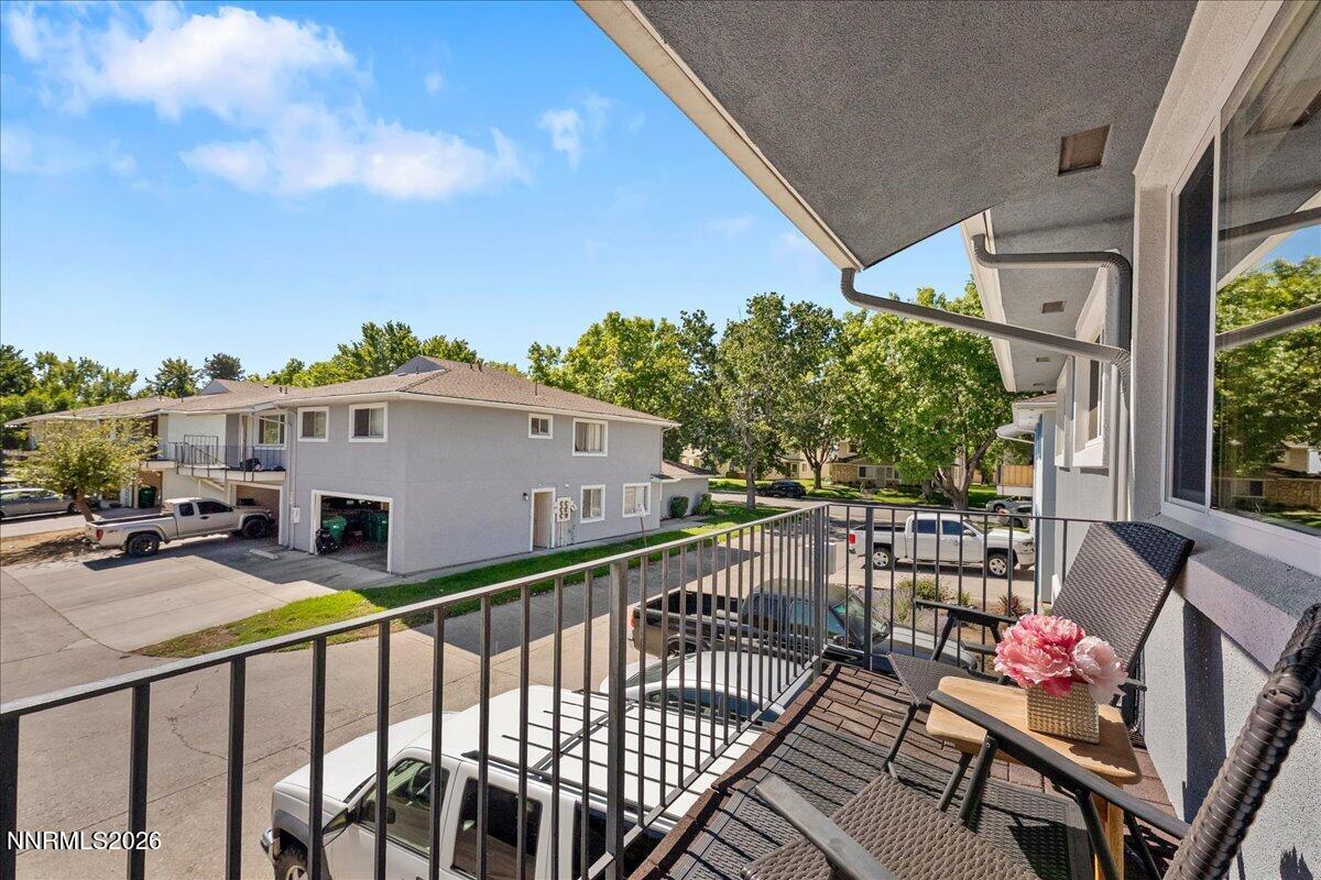 4940 Catalina Drive Apt 4 Property Photo 5