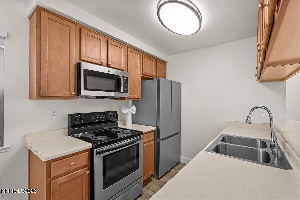 4940 Catalina Drive Apt 4 Property Photo 11