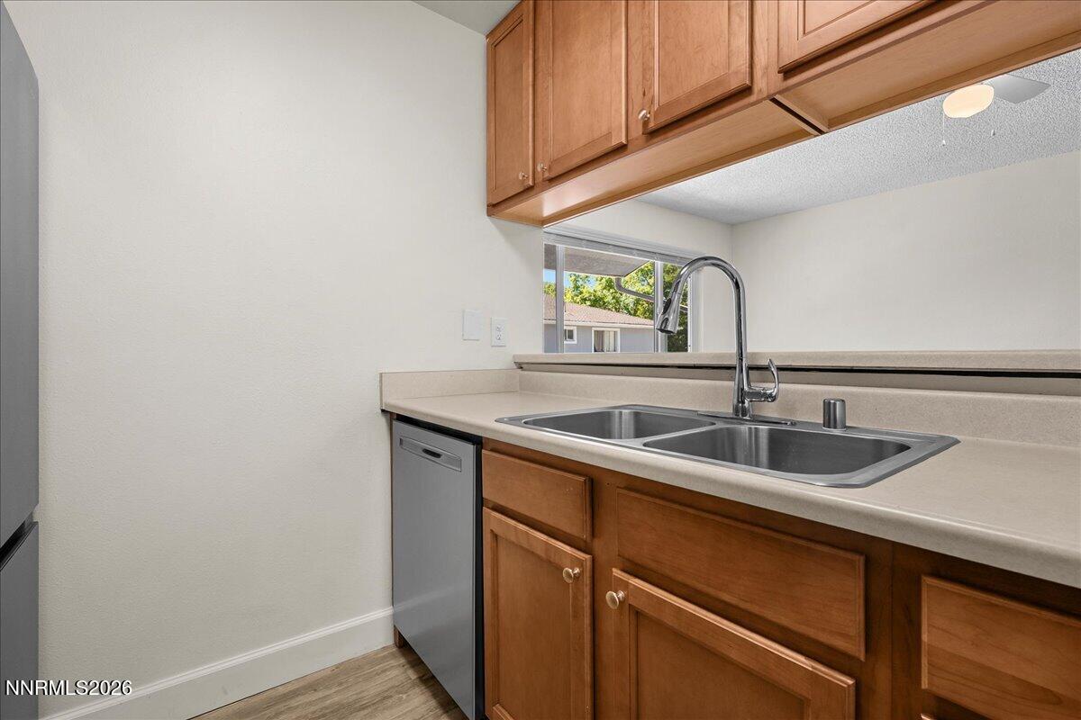 4940 Catalina Drive Apt 4 Property Photo 15