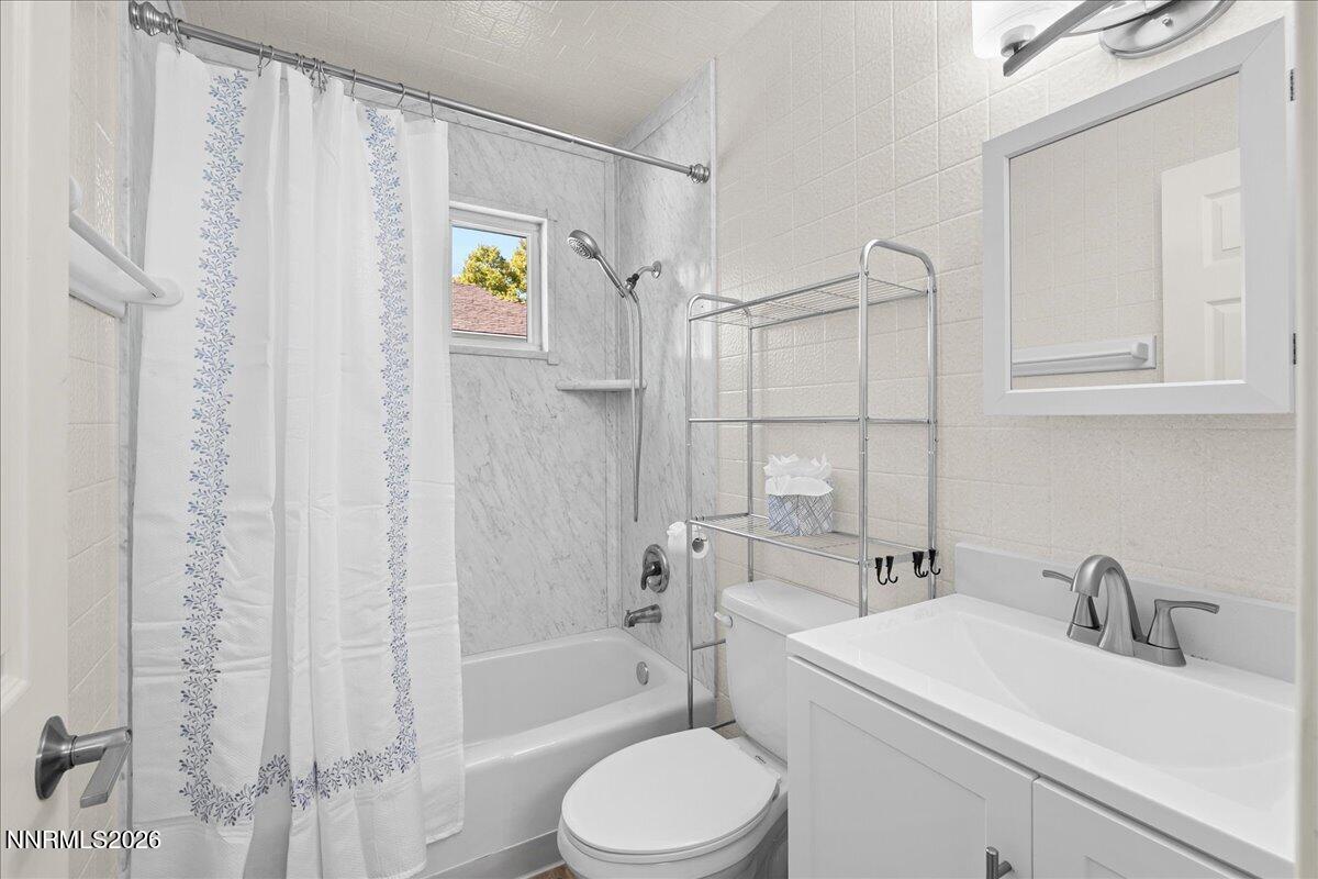 4940 Catalina Drive Apt 4 Property Photo 23