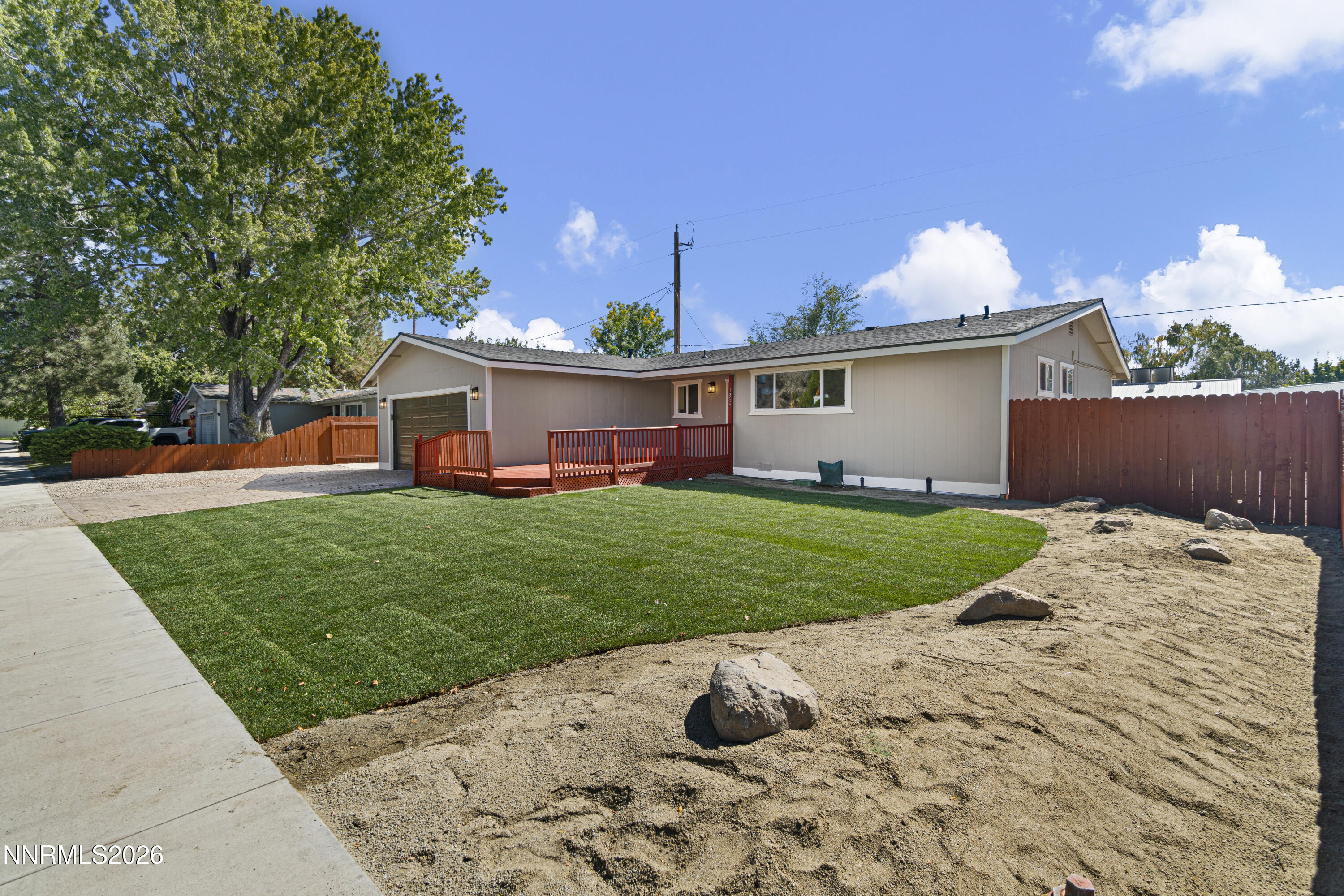 1337 Toiyabe Avenue Property Photo 2
