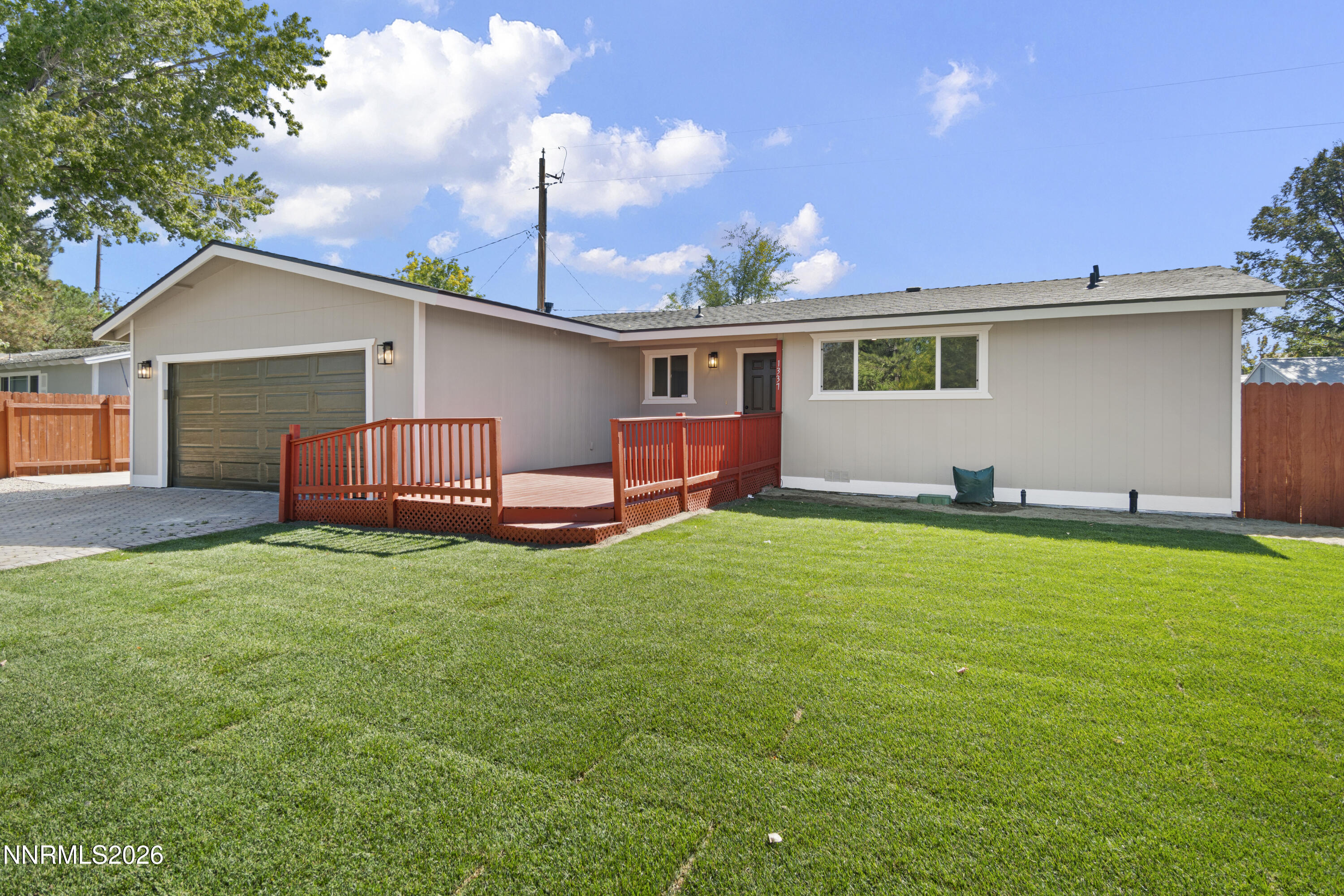 1337 Toiyabe Avenue Property Photo 3