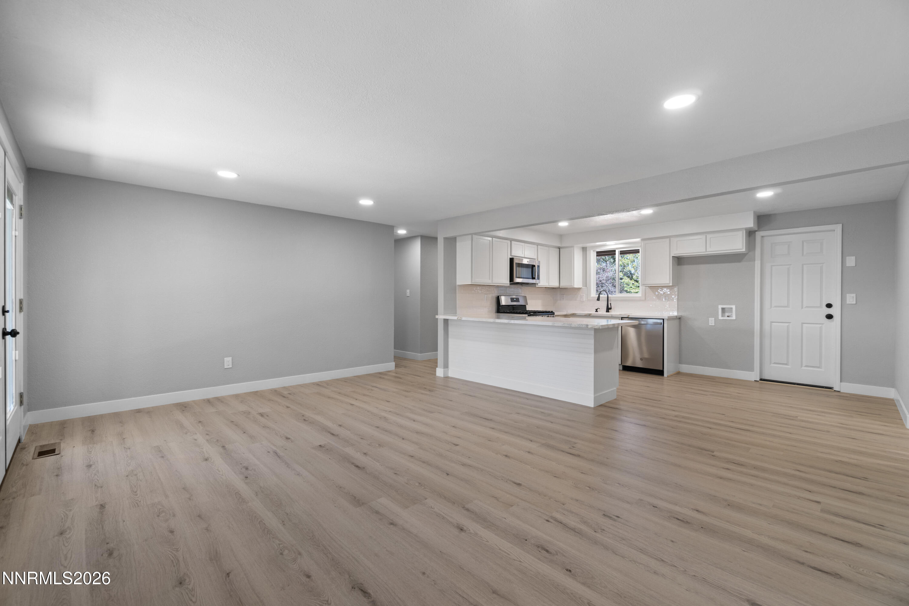 1337 Toiyabe Avenue Property Photo 8