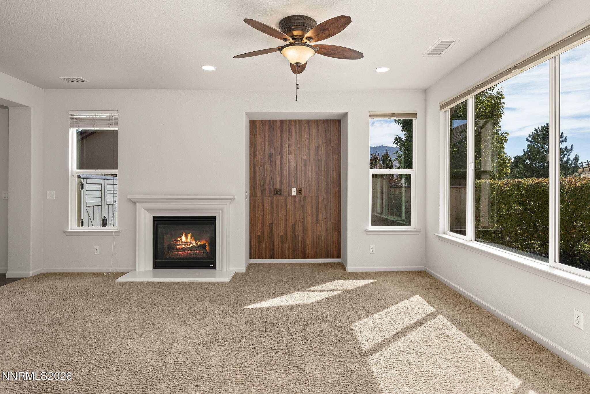 1555 W Del Webb Parkway Property Photo 8