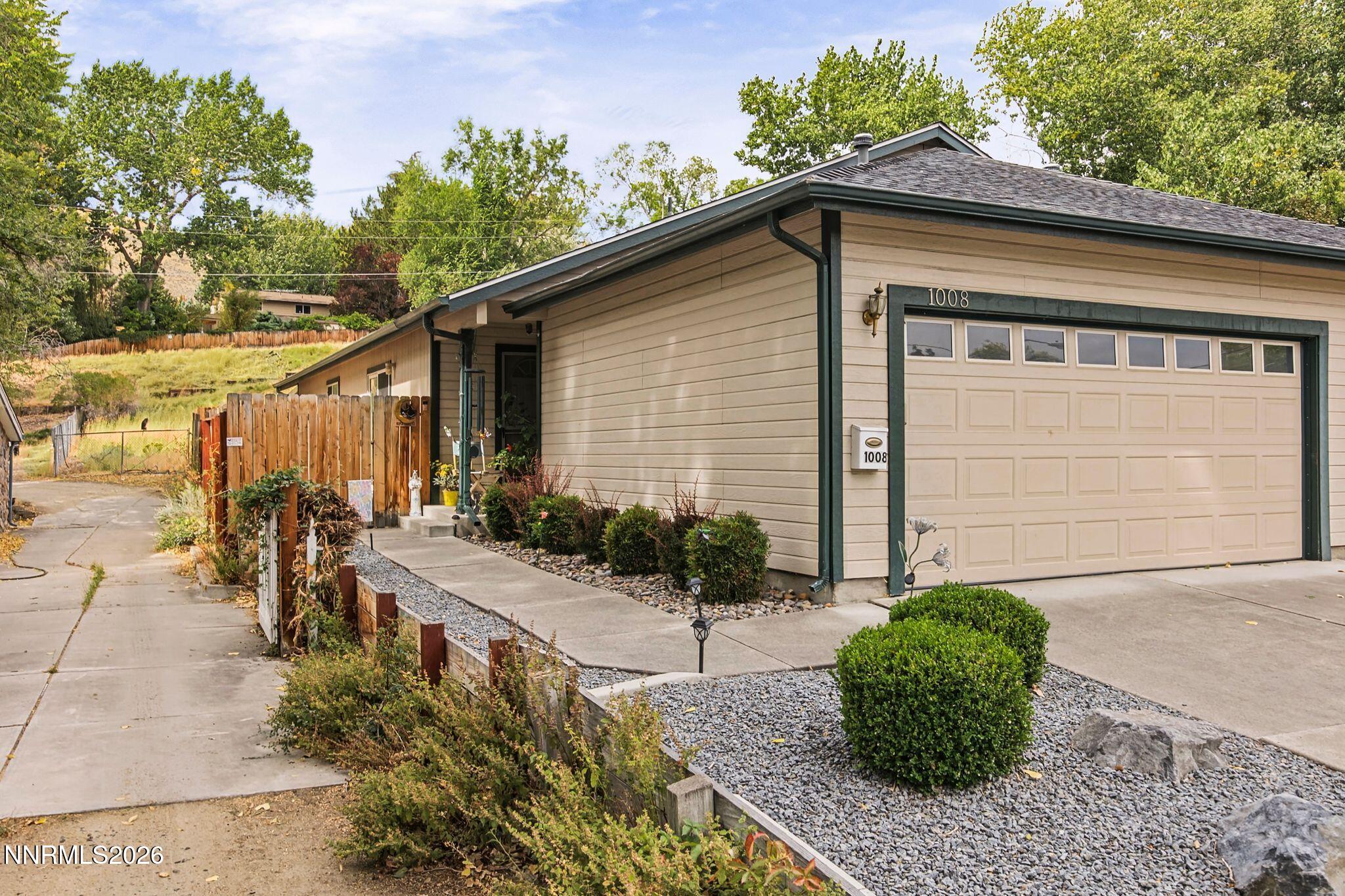 1006 S Minnesota Street Property Photo 2