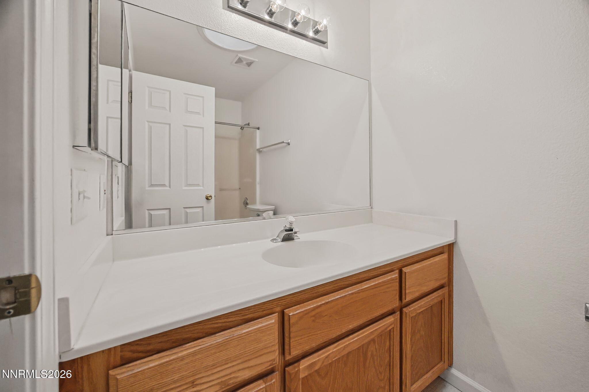 1006 S Minnesota Street Property Photo 9