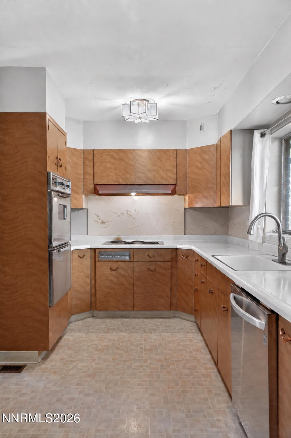 1310 Lander Street Property Photo 9