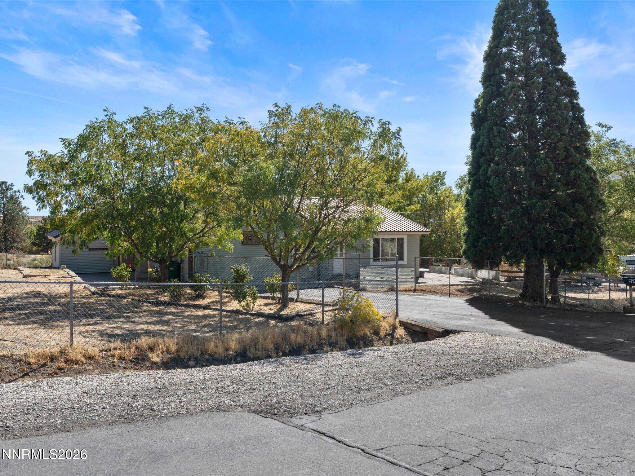 290 Eleanor Avenue Property Photo 3
