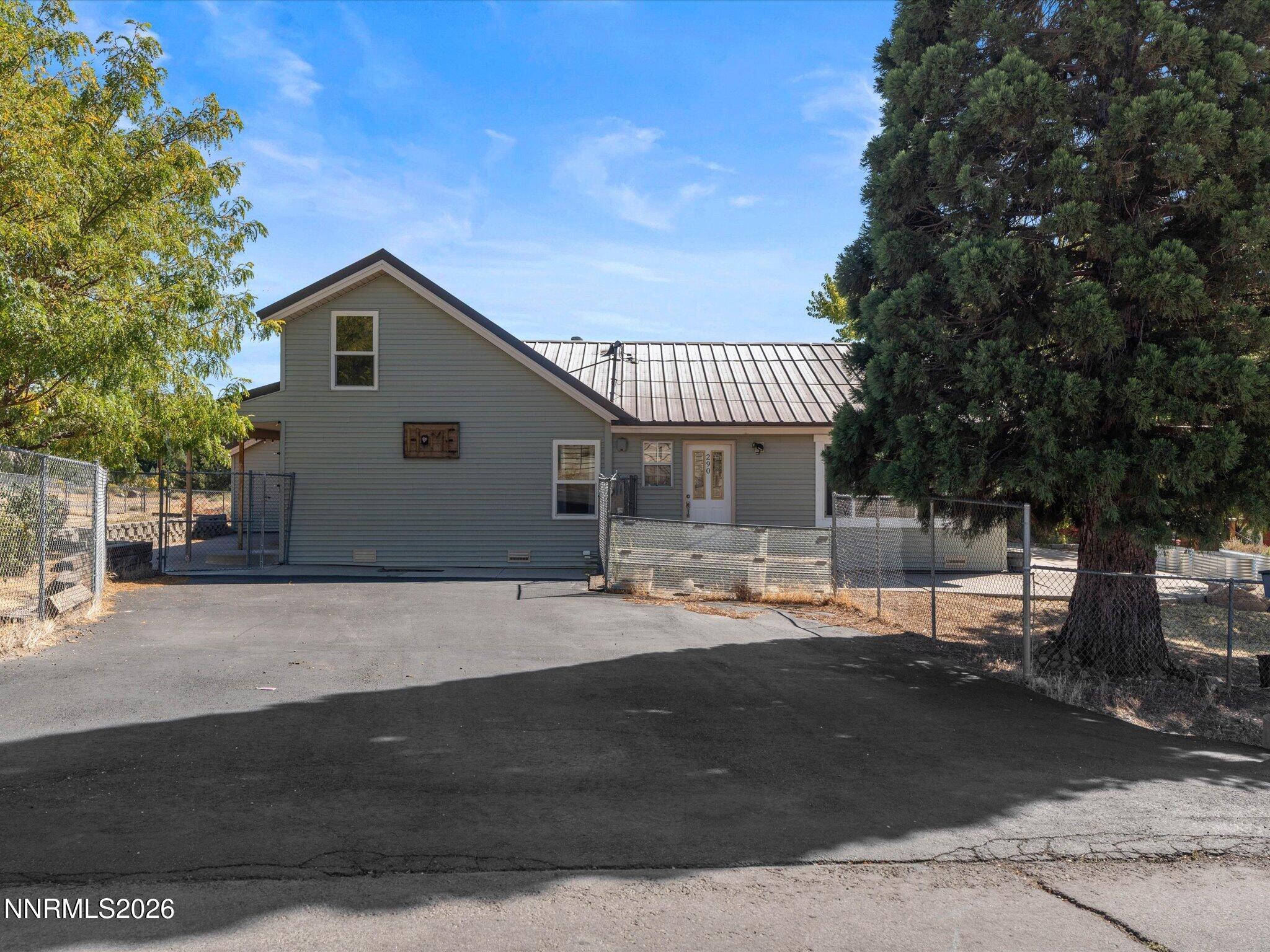 290 Eleanor Avenue Property Photo 4