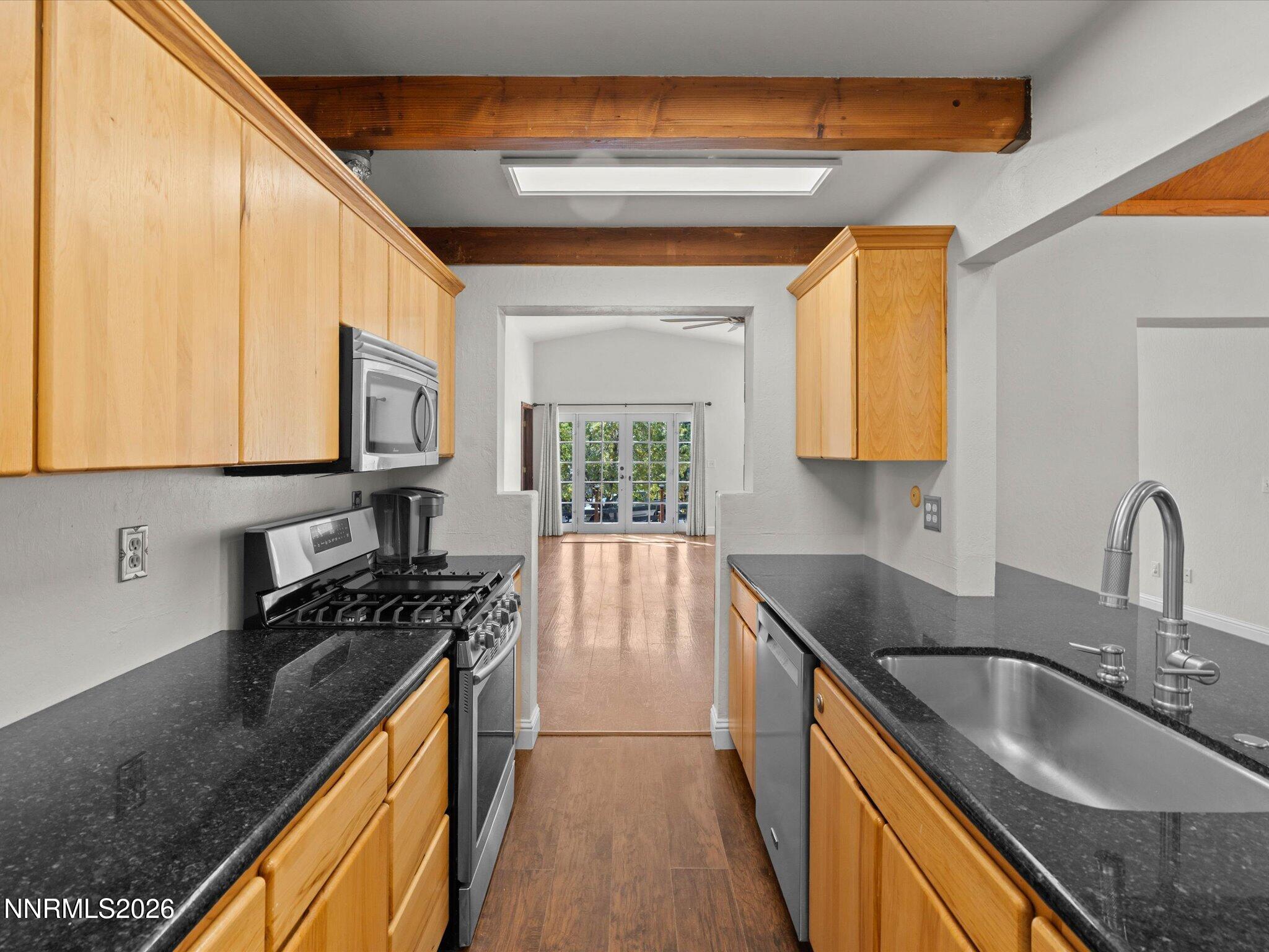 290 Eleanor Avenue Property Photo 18