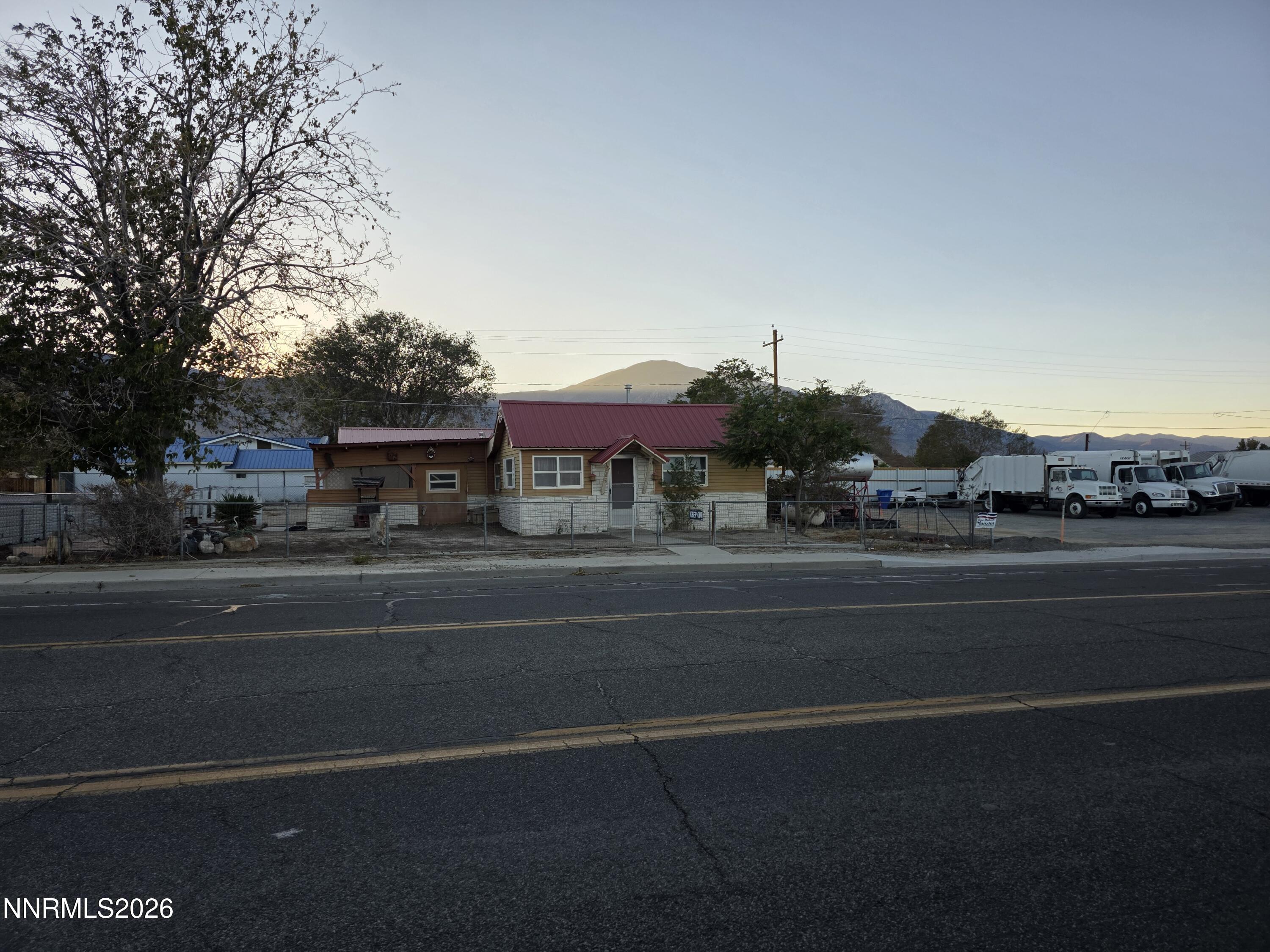 215 E Street Property Photo 3