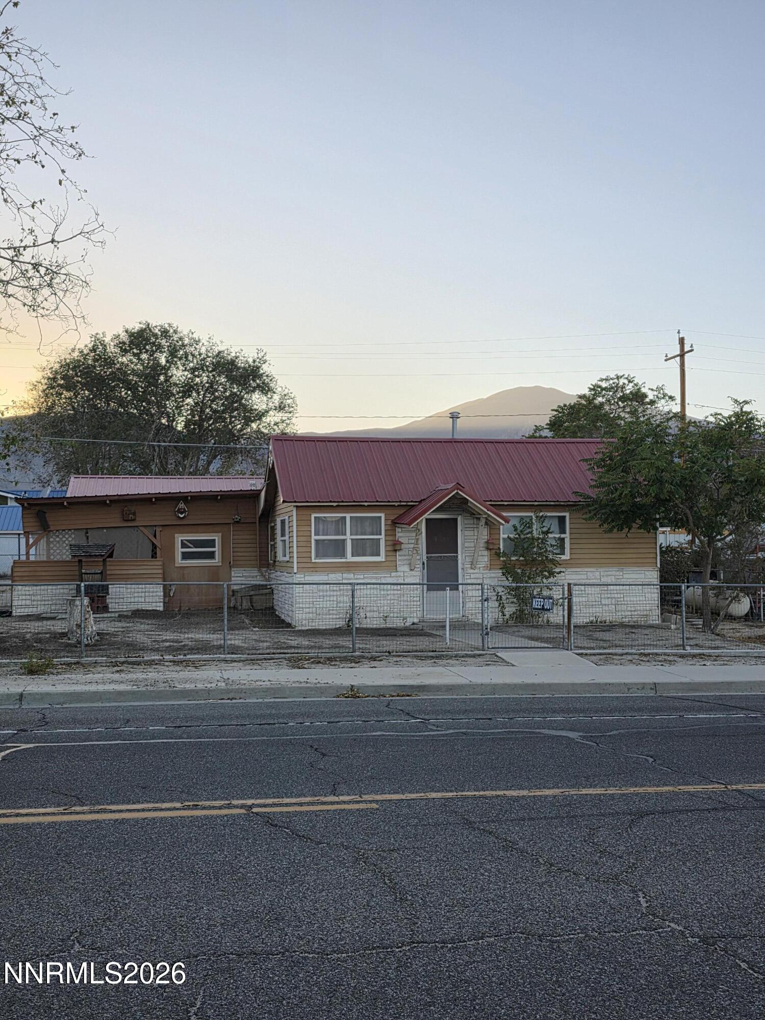 215 E Street Property Photo 4