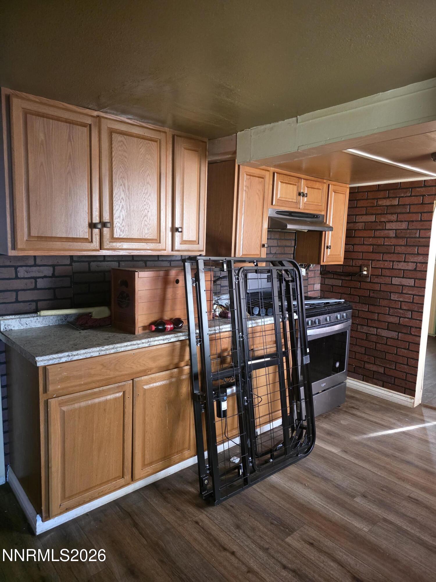 215 E Street Property Photo 8