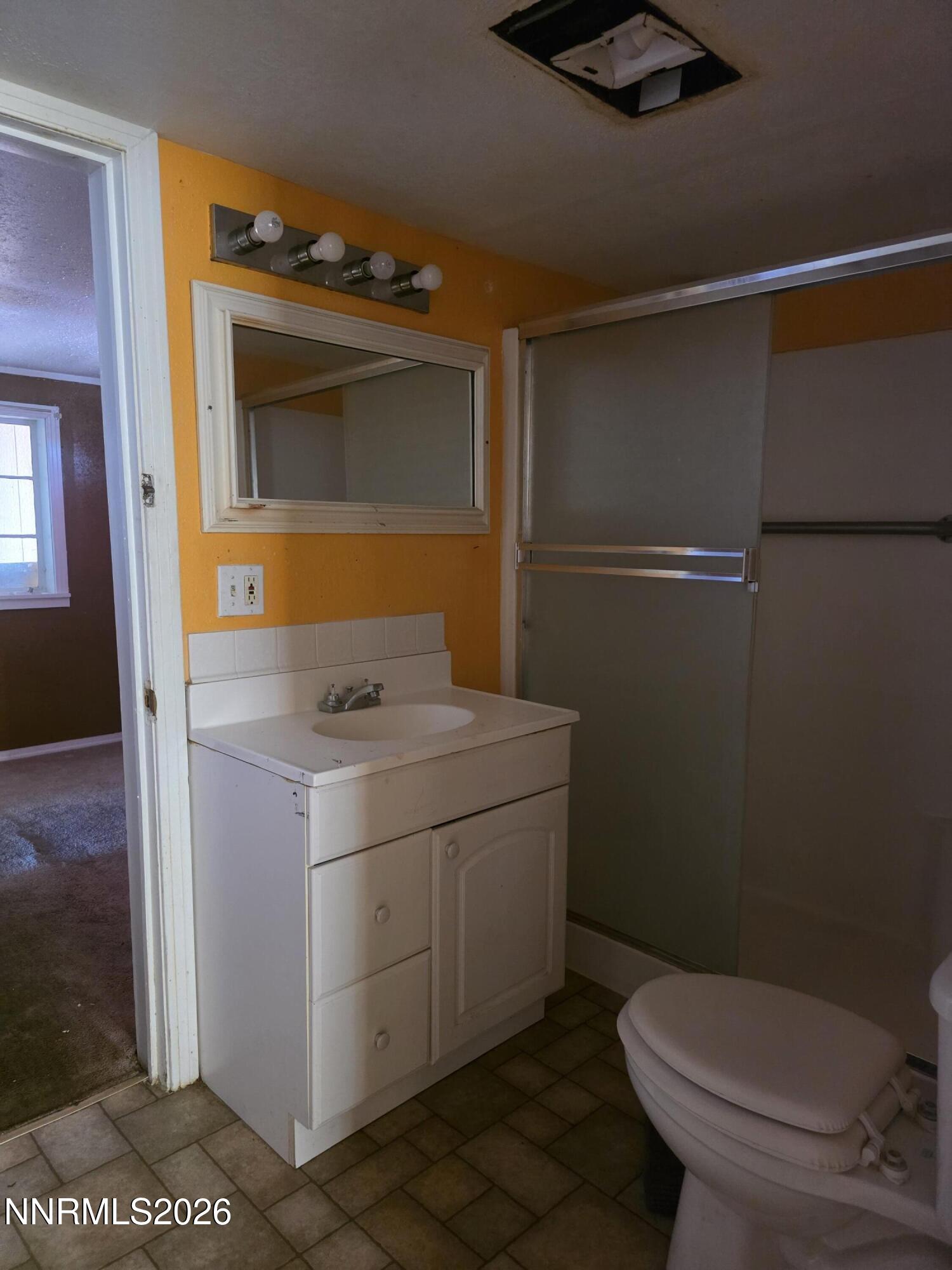 215 E Street Property Photo 16