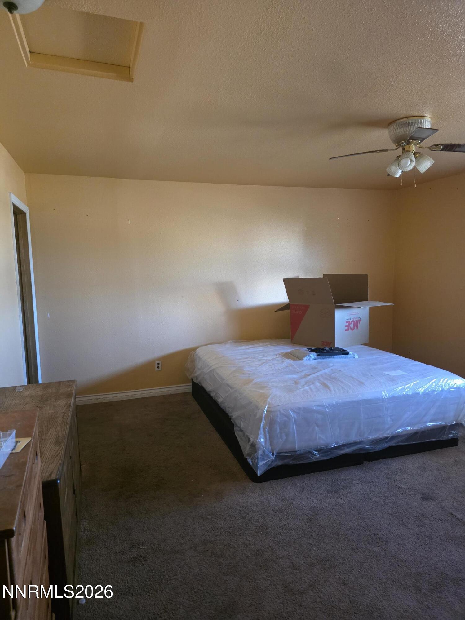 215 E Street Property Photo 22