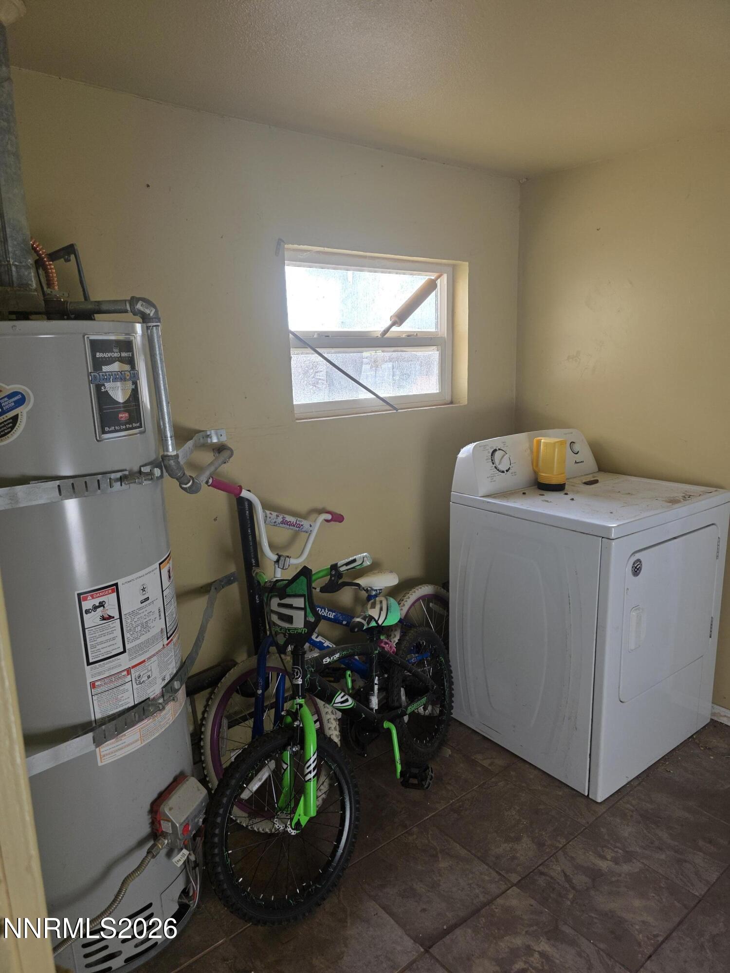 215 E Street Property Photo 26