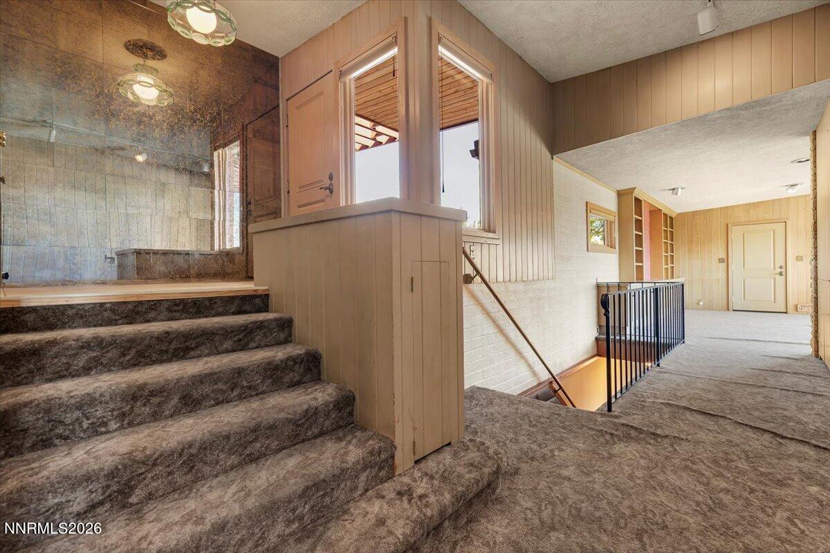 1560 Kestrel Court Property Photo 8