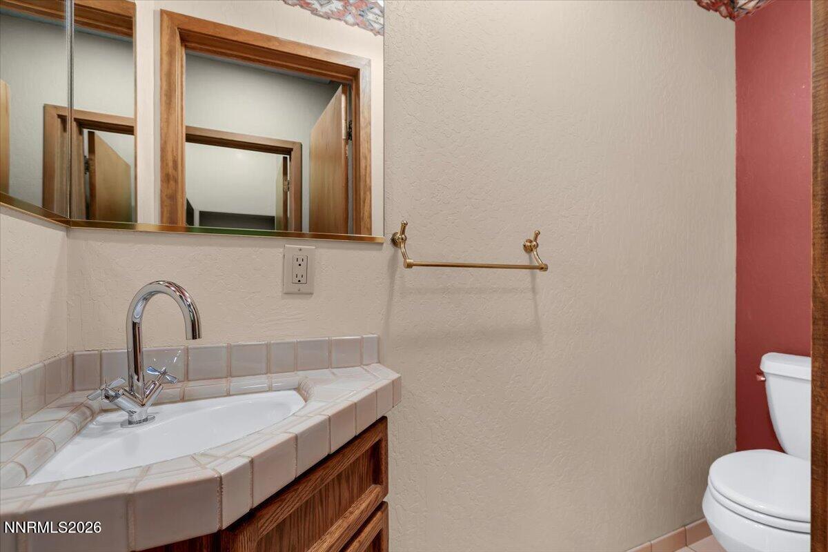 1560 Kestrel Court Property Photo 32