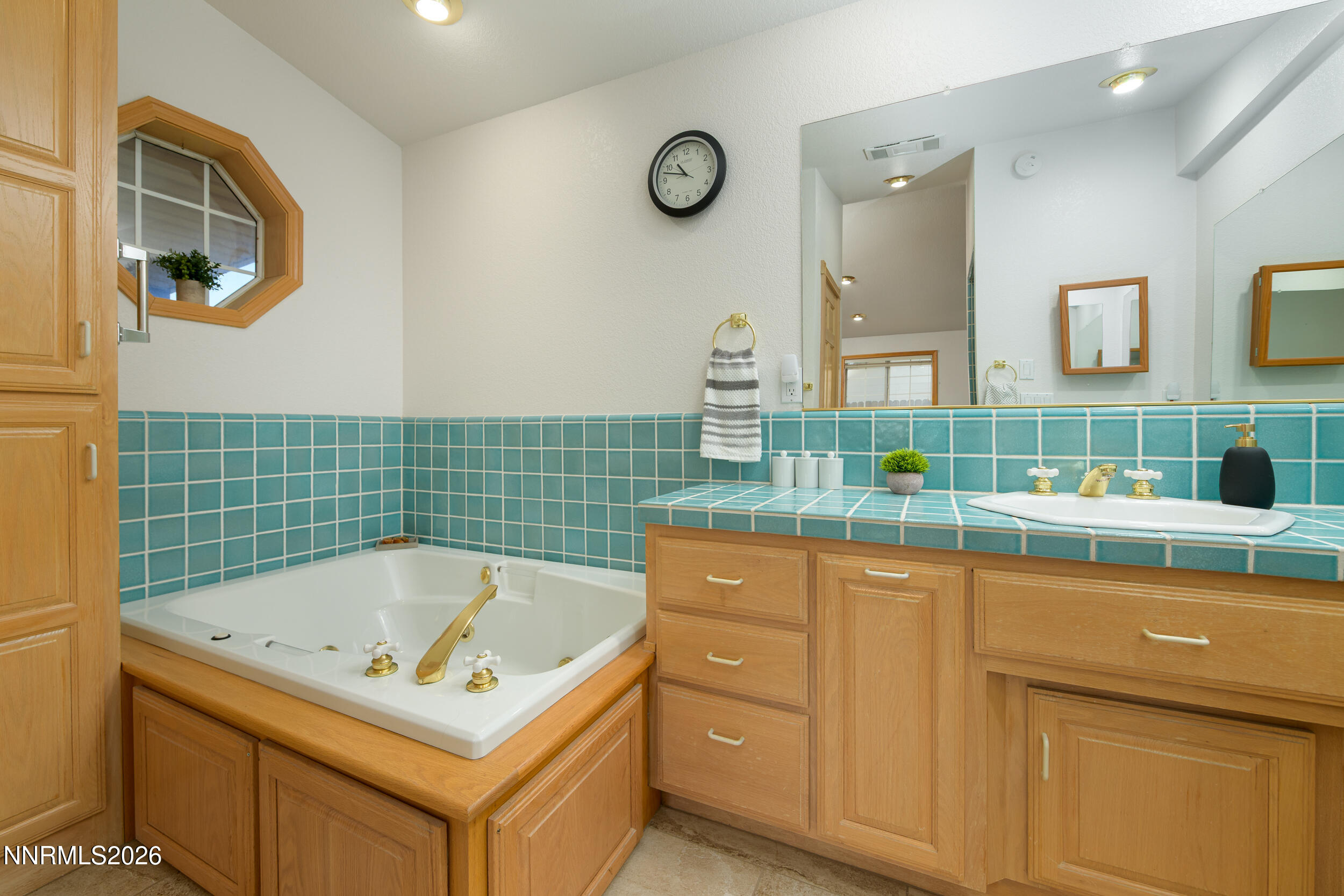 1393 Jobs Peak Drive Property Photo 17