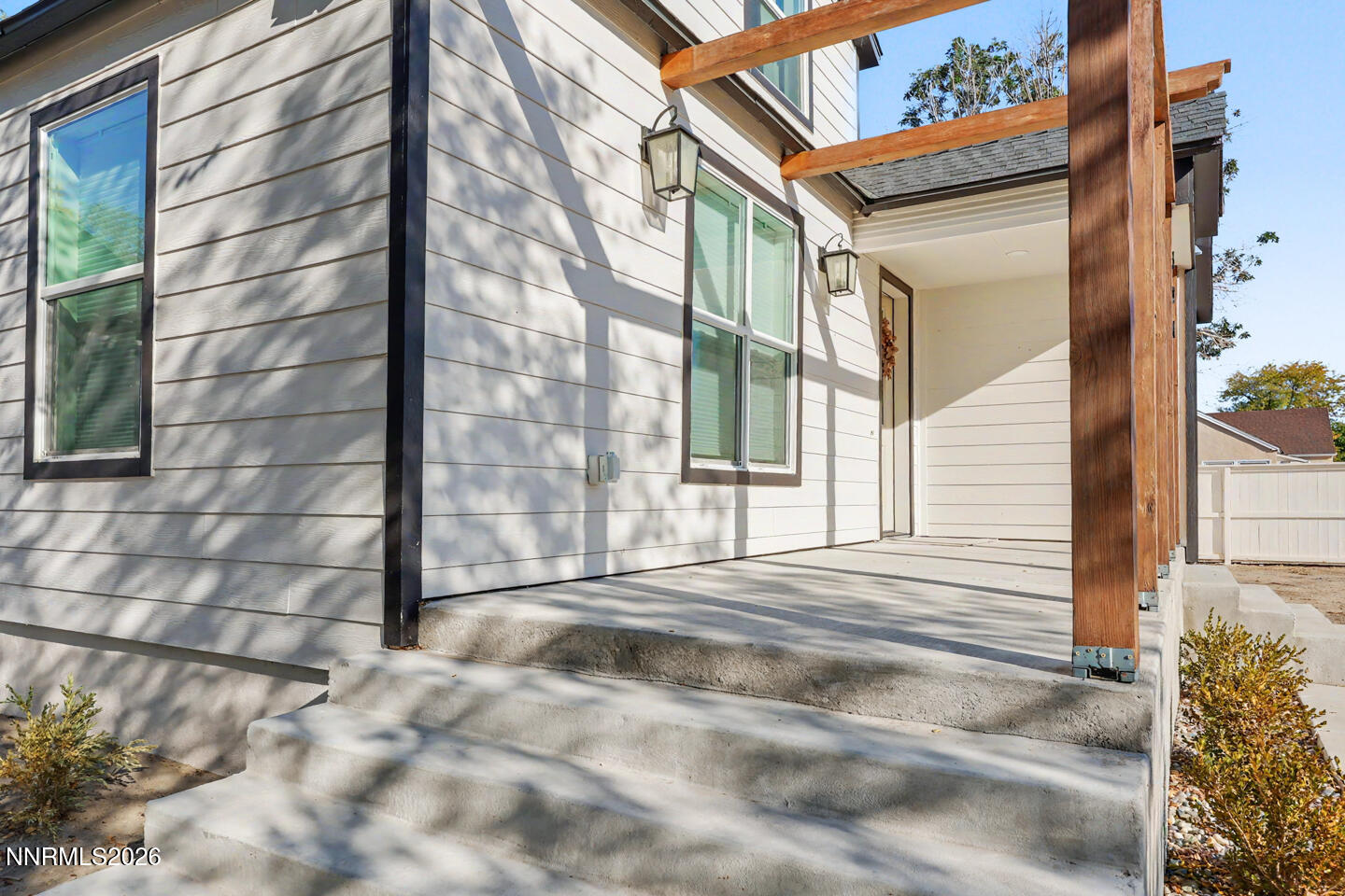 596 S Taylor Street Property Photo 4