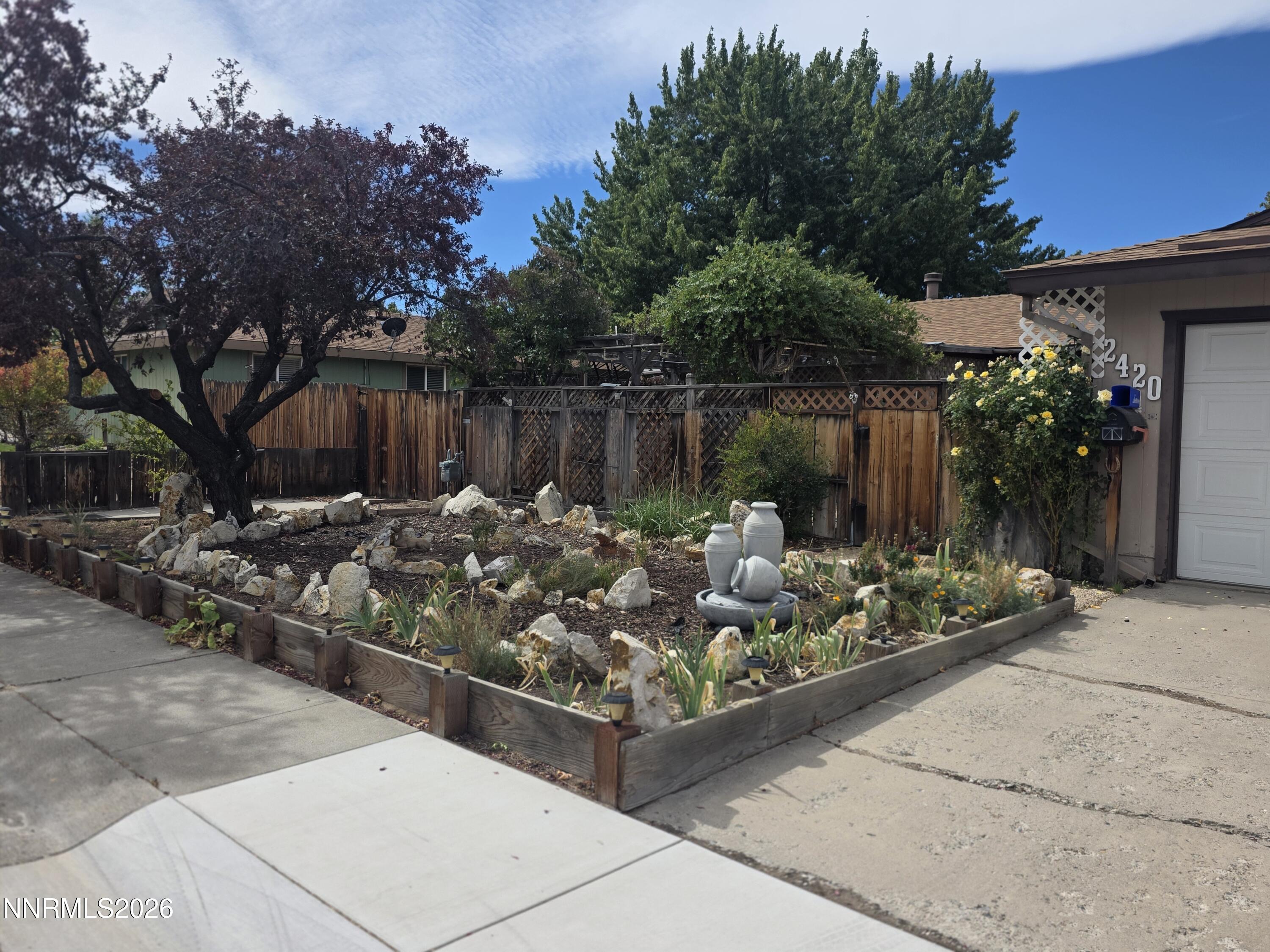 2420 Donna Street Property Photo 4