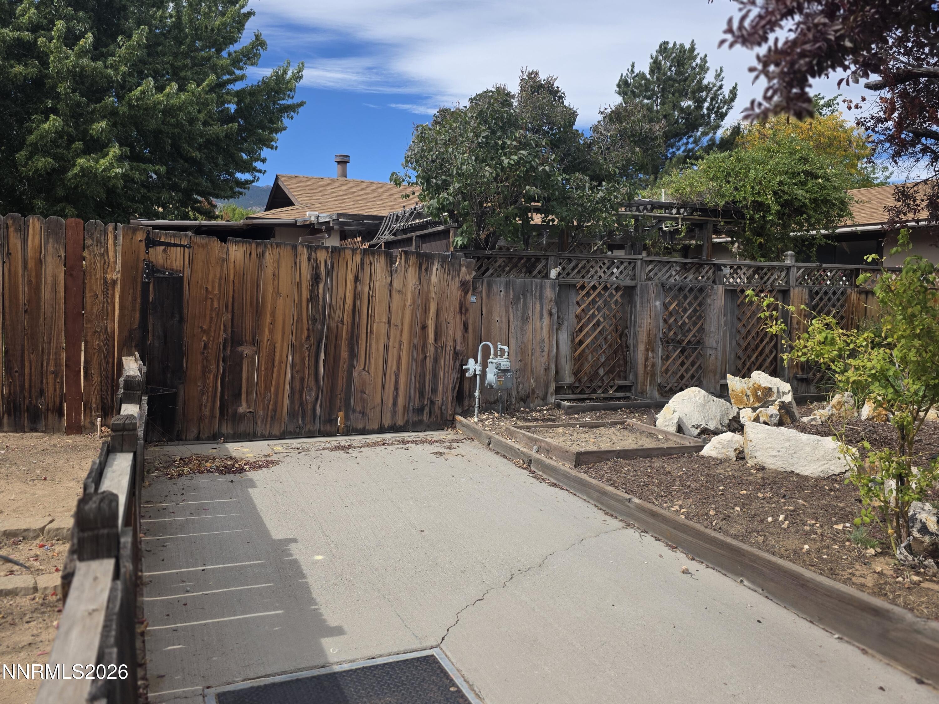 2420 Donna Street Property Photo 5