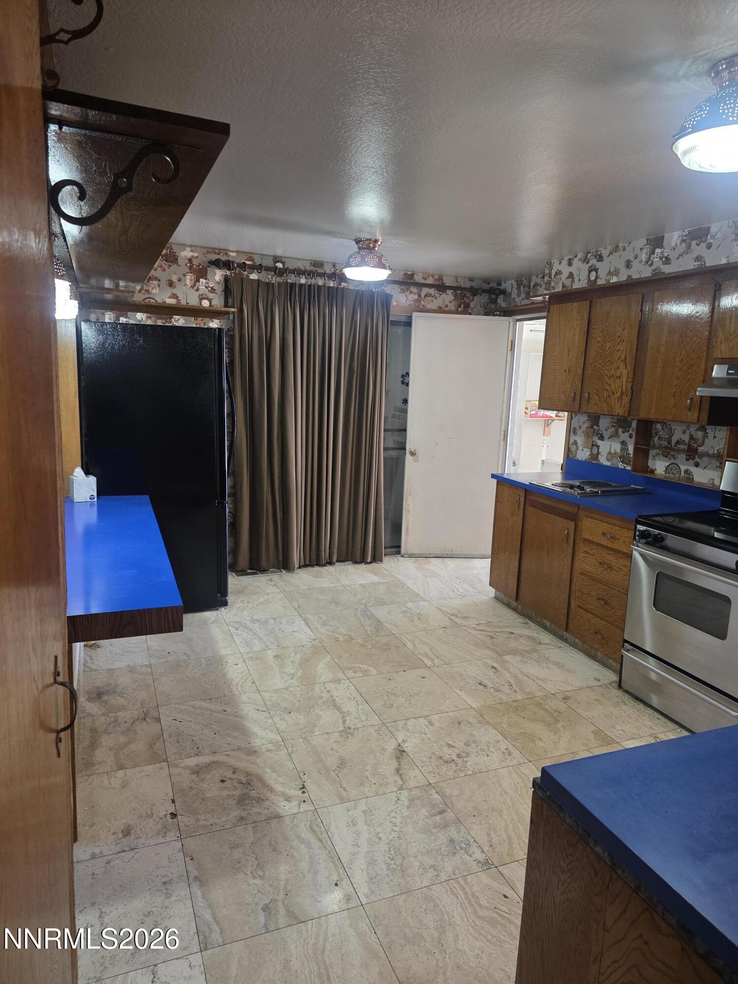 2420 Donna Street Property Photo 6