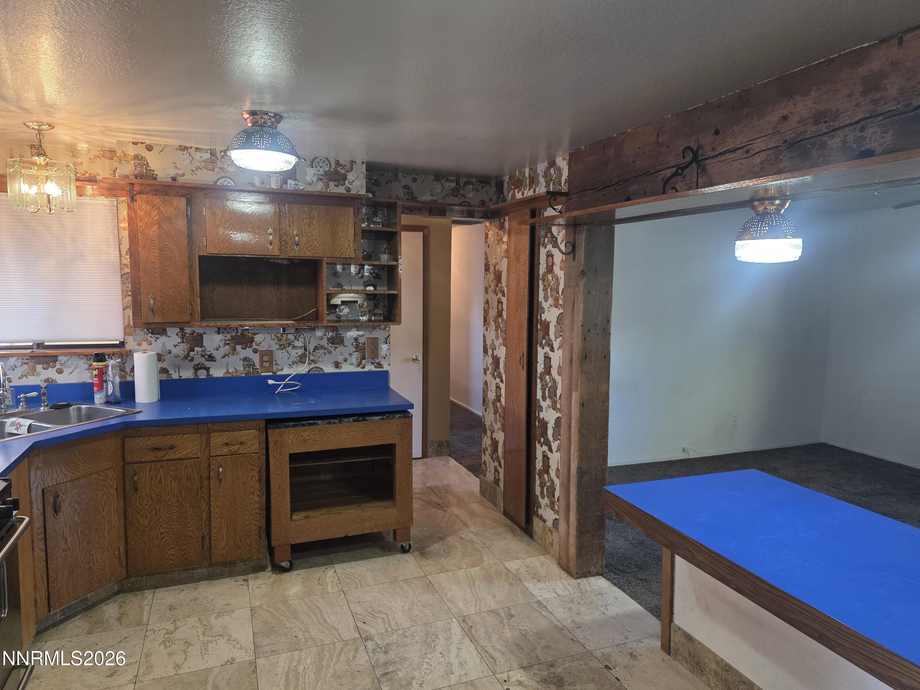 2420 Donna Street Property Photo 7