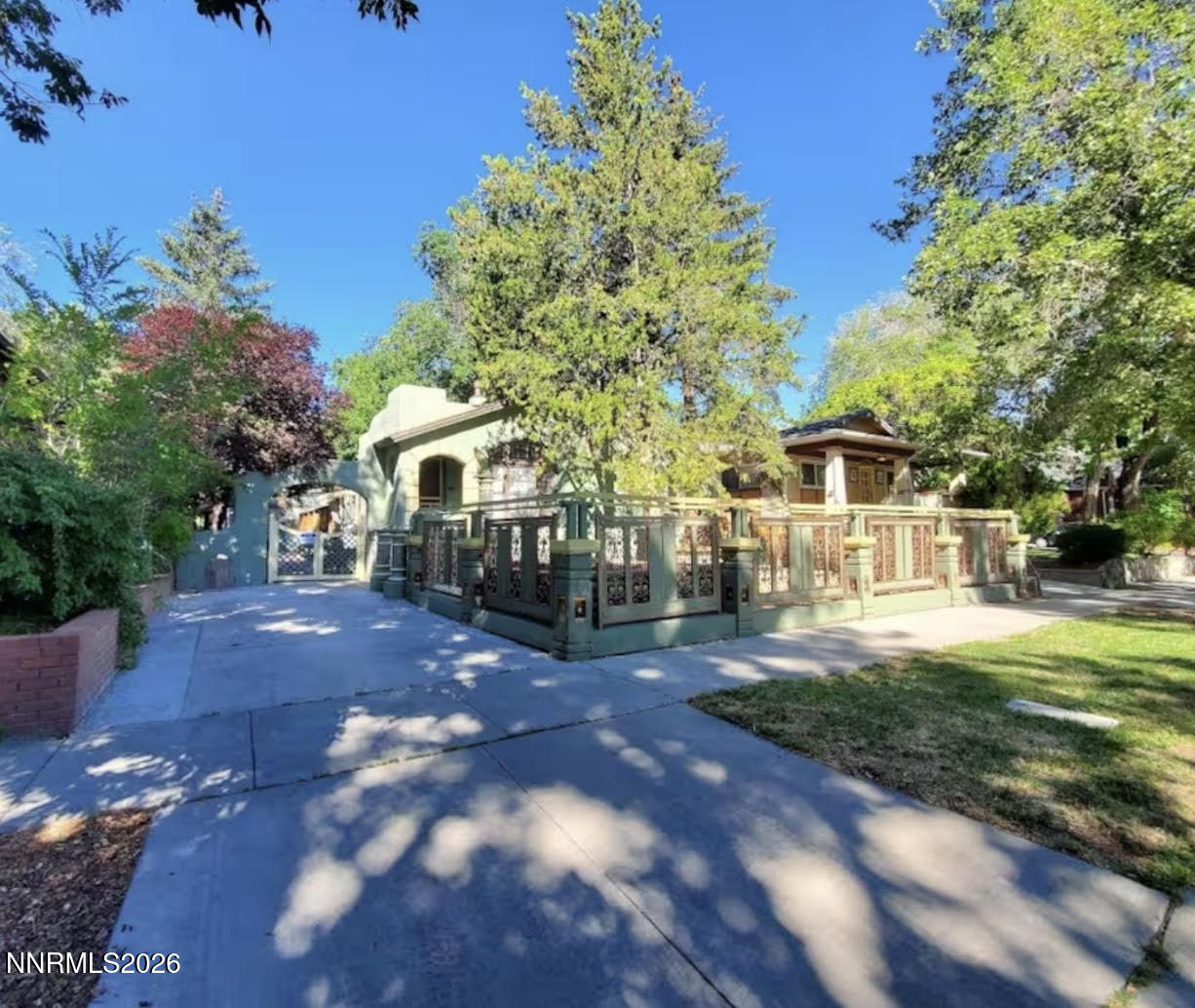 611 Nixon Avenue Property Photo 1