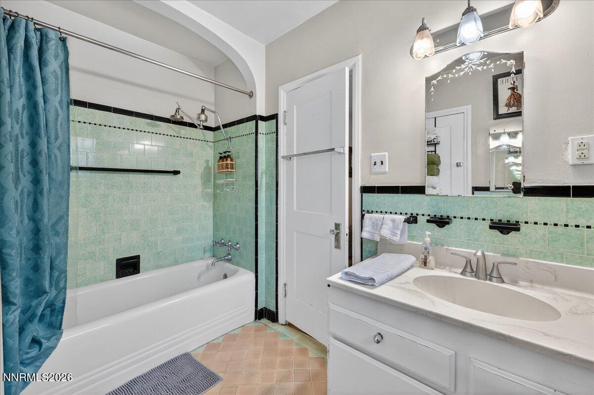 611 Nixon Avenue Property Photo 12