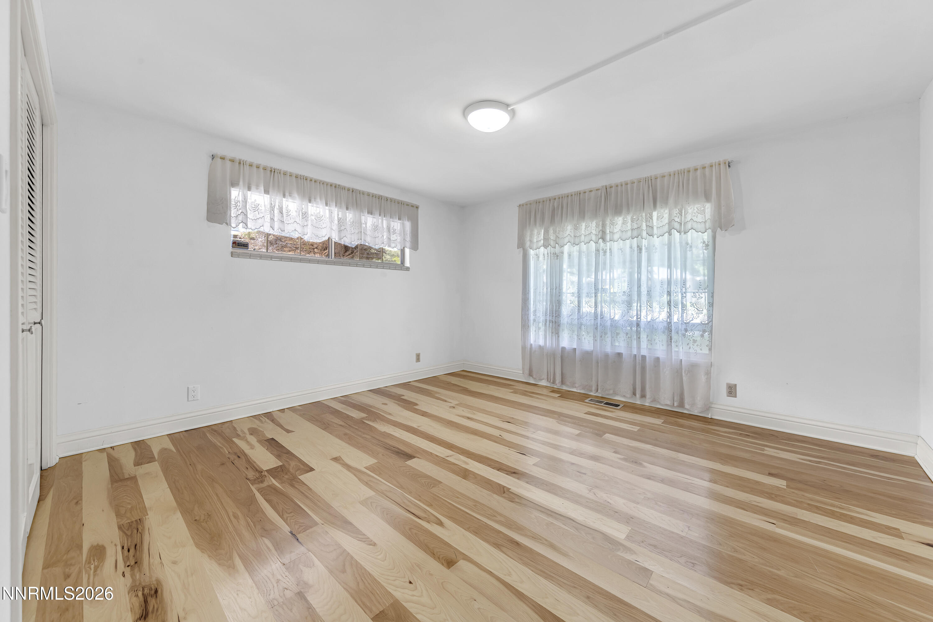260012635 Property Photo 35