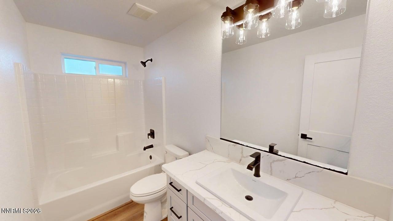 445 Emerald Court Property Photo 15