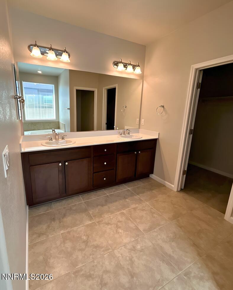 3847 Serenghetti Drive Property Photo 9